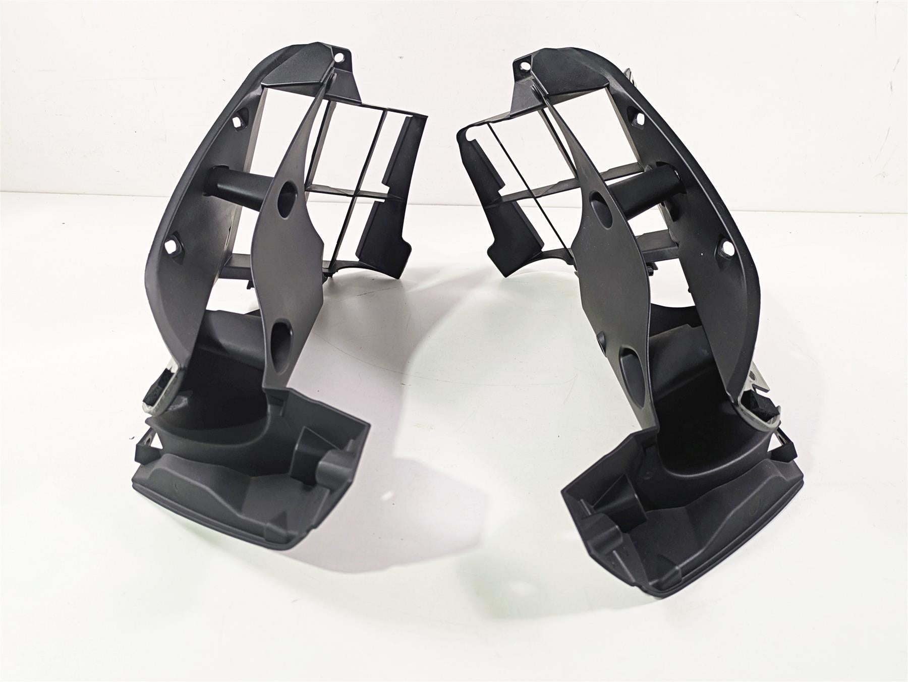 2016 BMW R1200RT K52 Radiator Fairing Cover Scoop Set 46637728668 {{ shop.shopifyCountryName }} - Mototech271