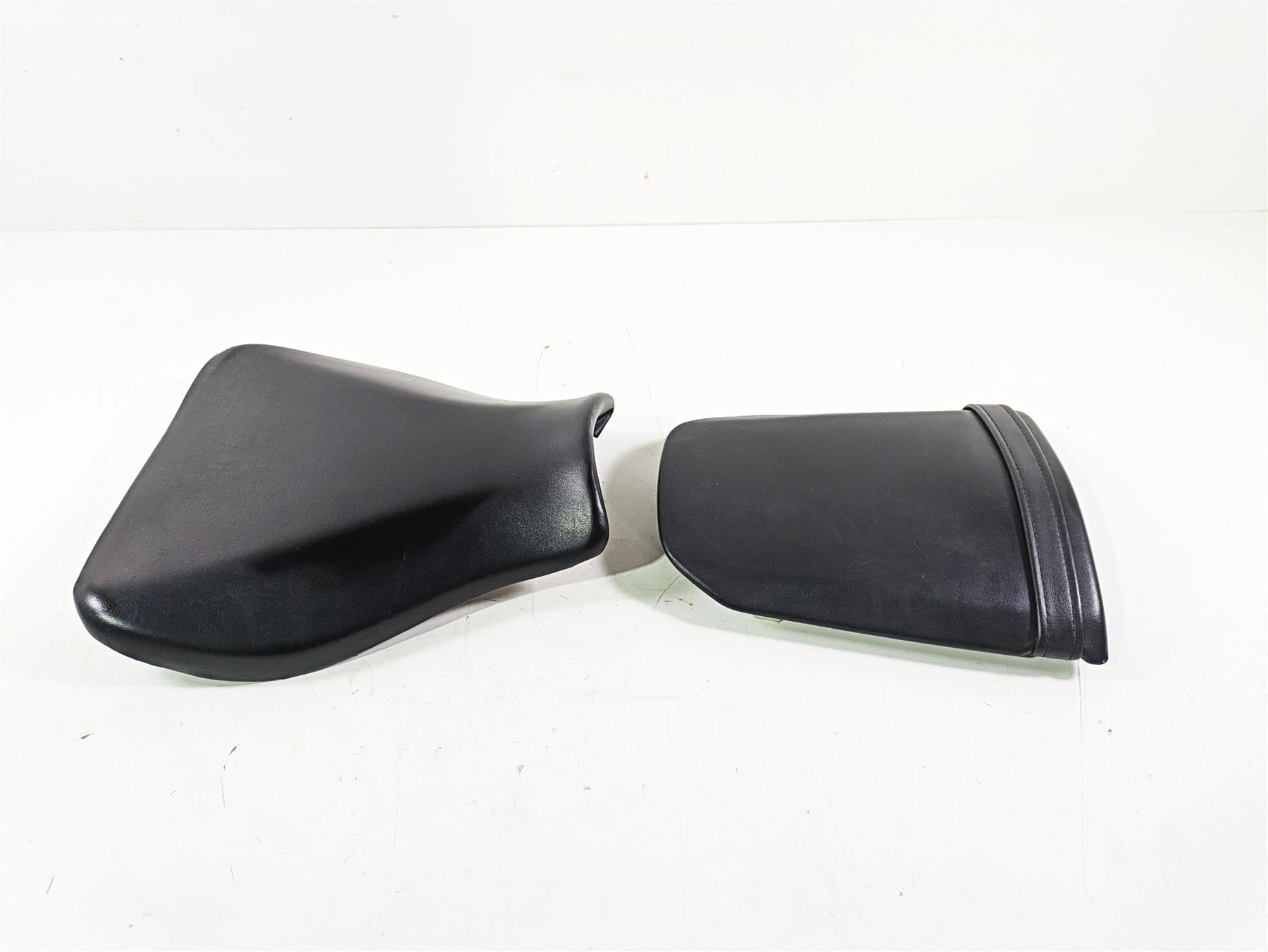 2017 Honda CBR600RR Nice Front Rear Seat Set 77100-MFJ-D01 77300-MFJ-D02 {{ shop.shopifyCountryName }} - Mototech271