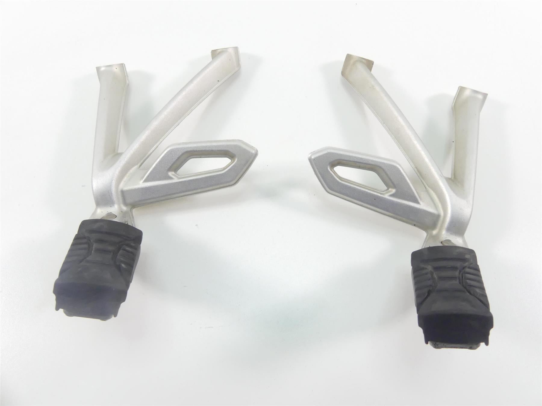 2019 BMW R1250GS K50 Rear Passenger Footpeg Rest Set 46718526741 46718526742 {{ shop.shopifyCountryName }} - Mototech271