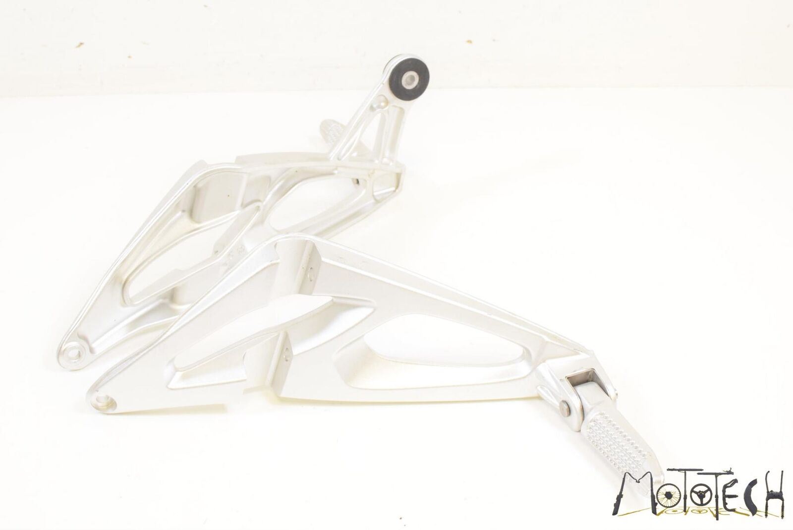 2006 BMW K1200S K1200 S K40 Rear NICE Passenger Footpeg Rest SET 46717660170 {{ shop.shopifyCountryName }} - Mototech271
