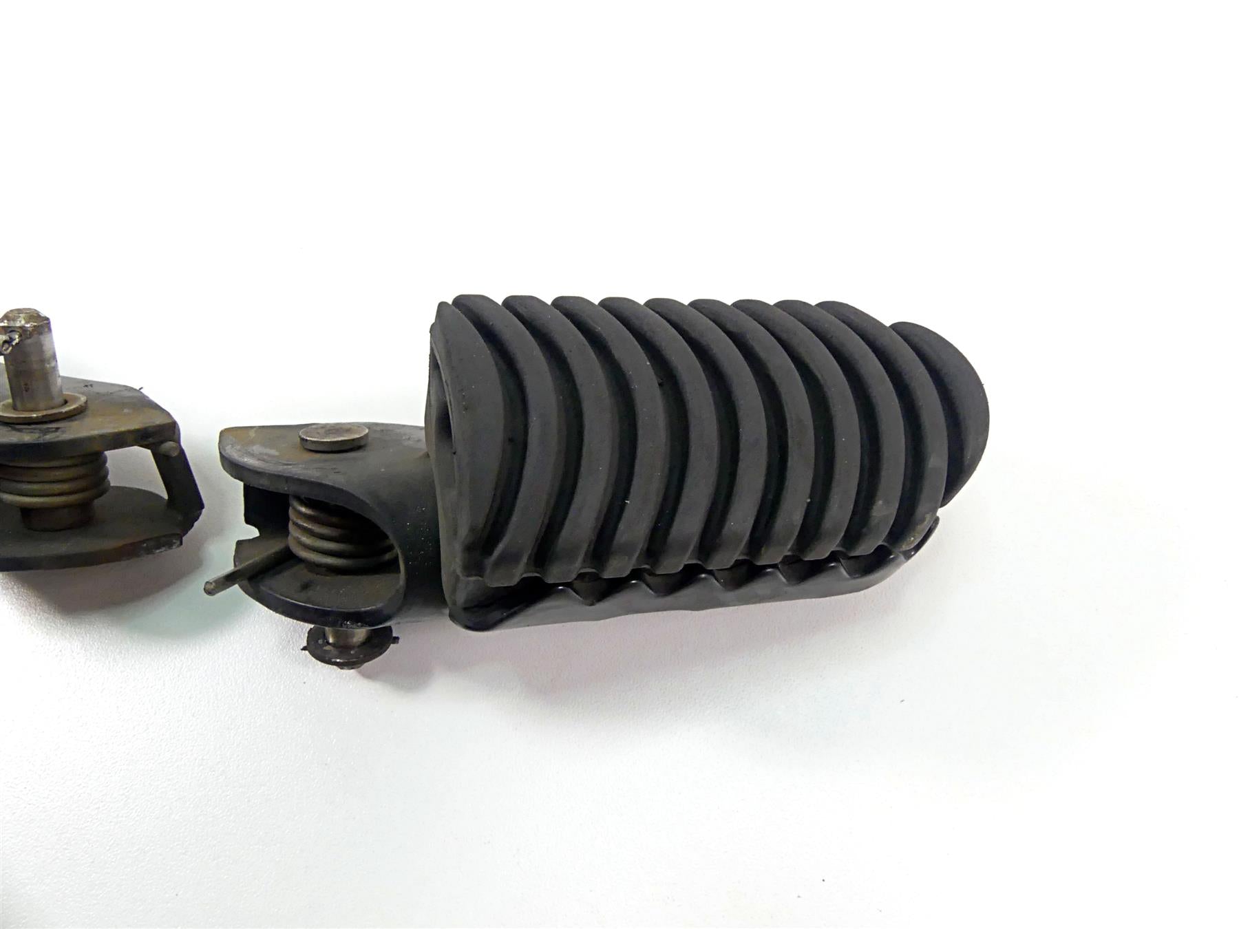 2013 BMW F800GS STD K72 Front Rider Driver Footpeg Set 46717701199 46717701200 {{ shop.shopifyCountryName }} - Mototech271