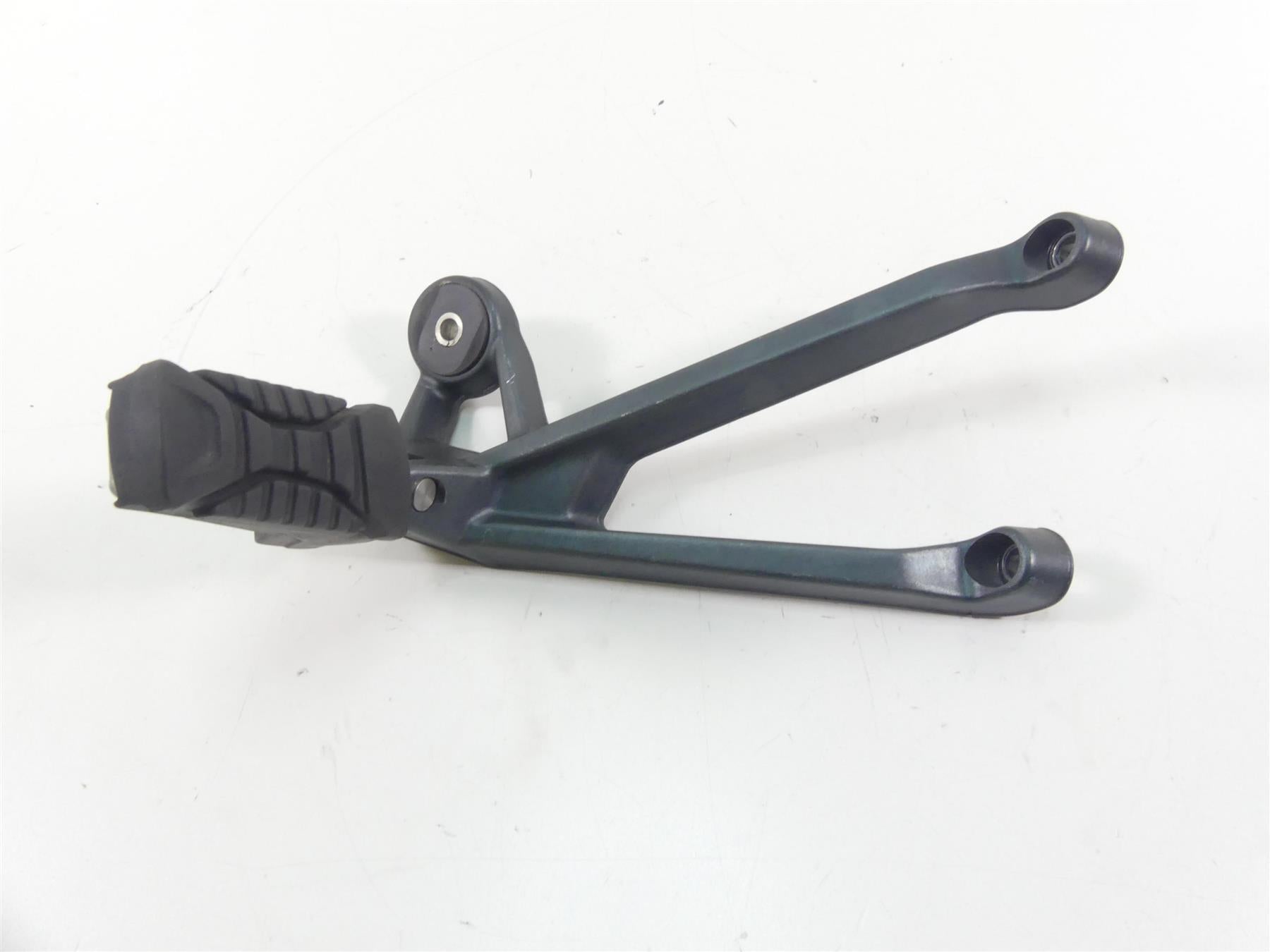 2016 BMW S1000XR K49 Rear Passenger Footpeg Foot Peg Rest Set 46718553845 {{ shop.shopifyCountryName }} - Mototech271