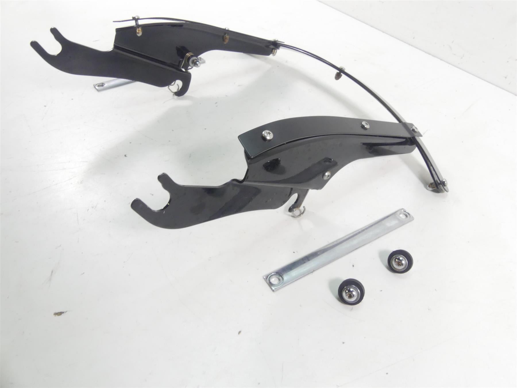 2016 Harley FLS Softail Slim Windshield Wind Shield Screen Mount Bracket {{ shop.shopifyCountryName }} - Mototech271