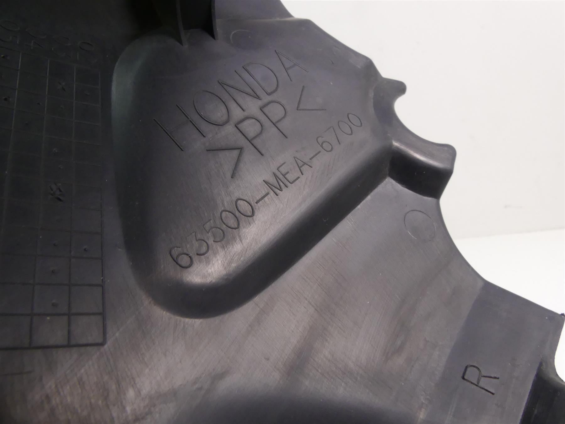2009 Honda VTX1300 Touring Front Neck Filler Cover Fairing 63550-MEA-670 {{ shop.shopifyCountryName }} - Mototech271