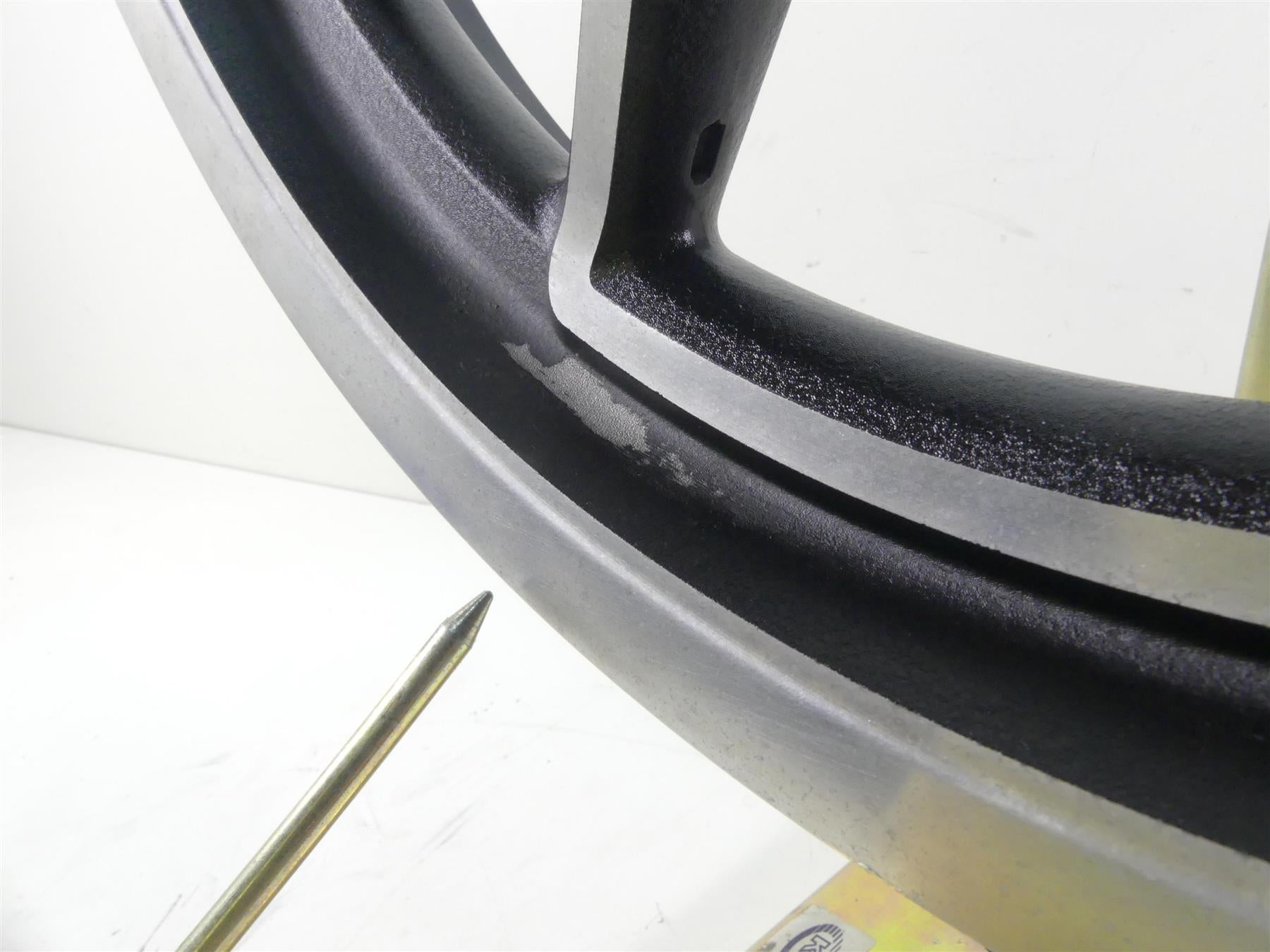 2015 Harley FXDL Dyna Low Rider Straight 19x2.5 Front Wheel Rim 43300280 {{ shop.shopifyCountryName }} - Mototech271