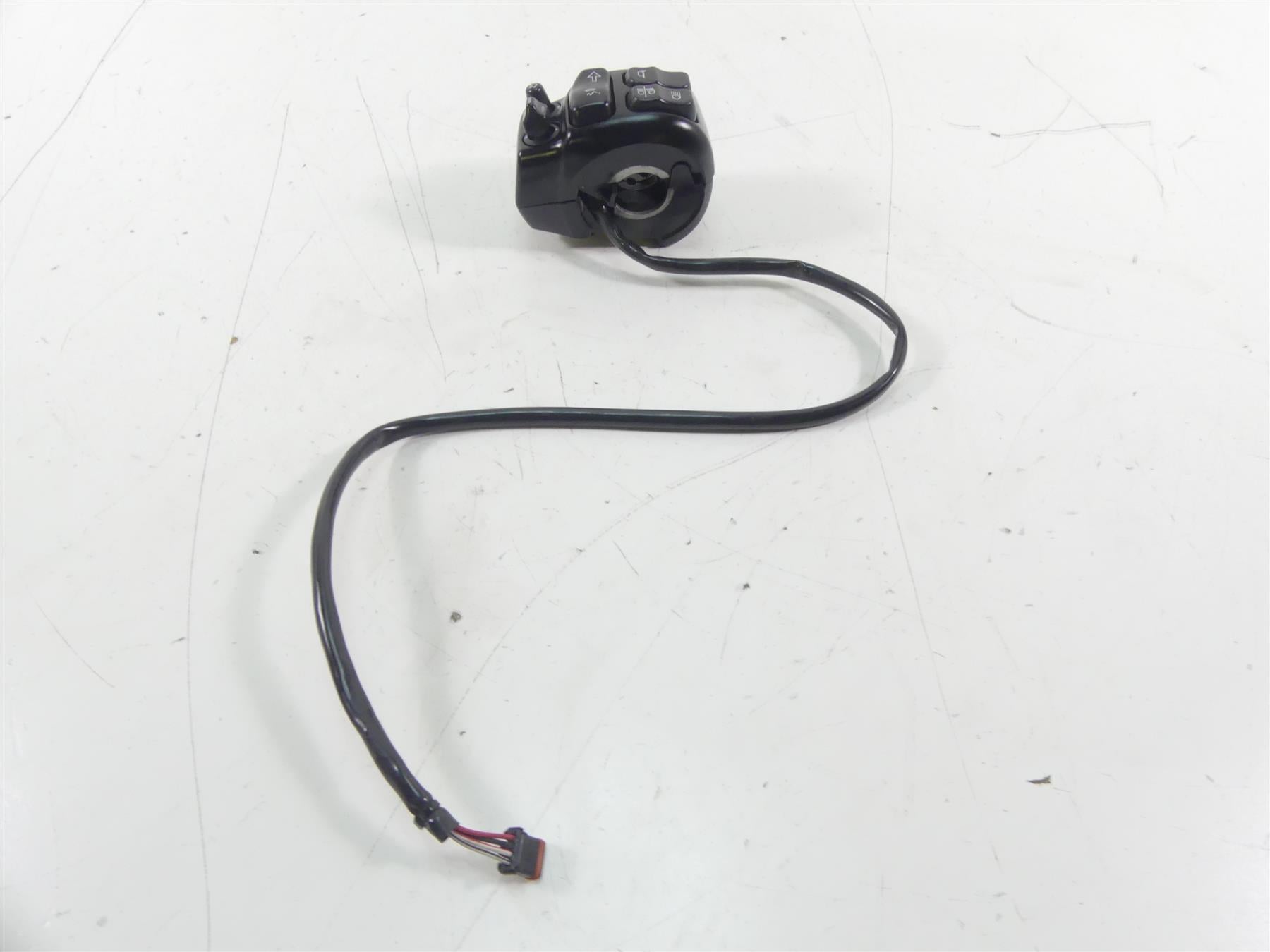2016 Harley Touring FLTRX Road Glide Left Cruise Audio Control Switch 71500128B {{ shop.shopifyCountryName }} - Mototech271