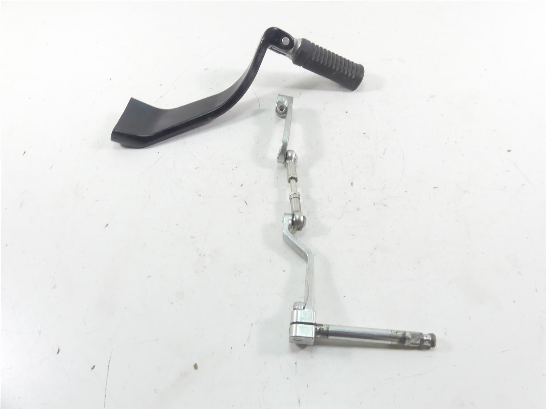 2018 Harley Softail FXBB Street Bob Left Foot Peg & Shifter Linkage 50500603 {{ shop.shopifyCountryName }} - Mototech271