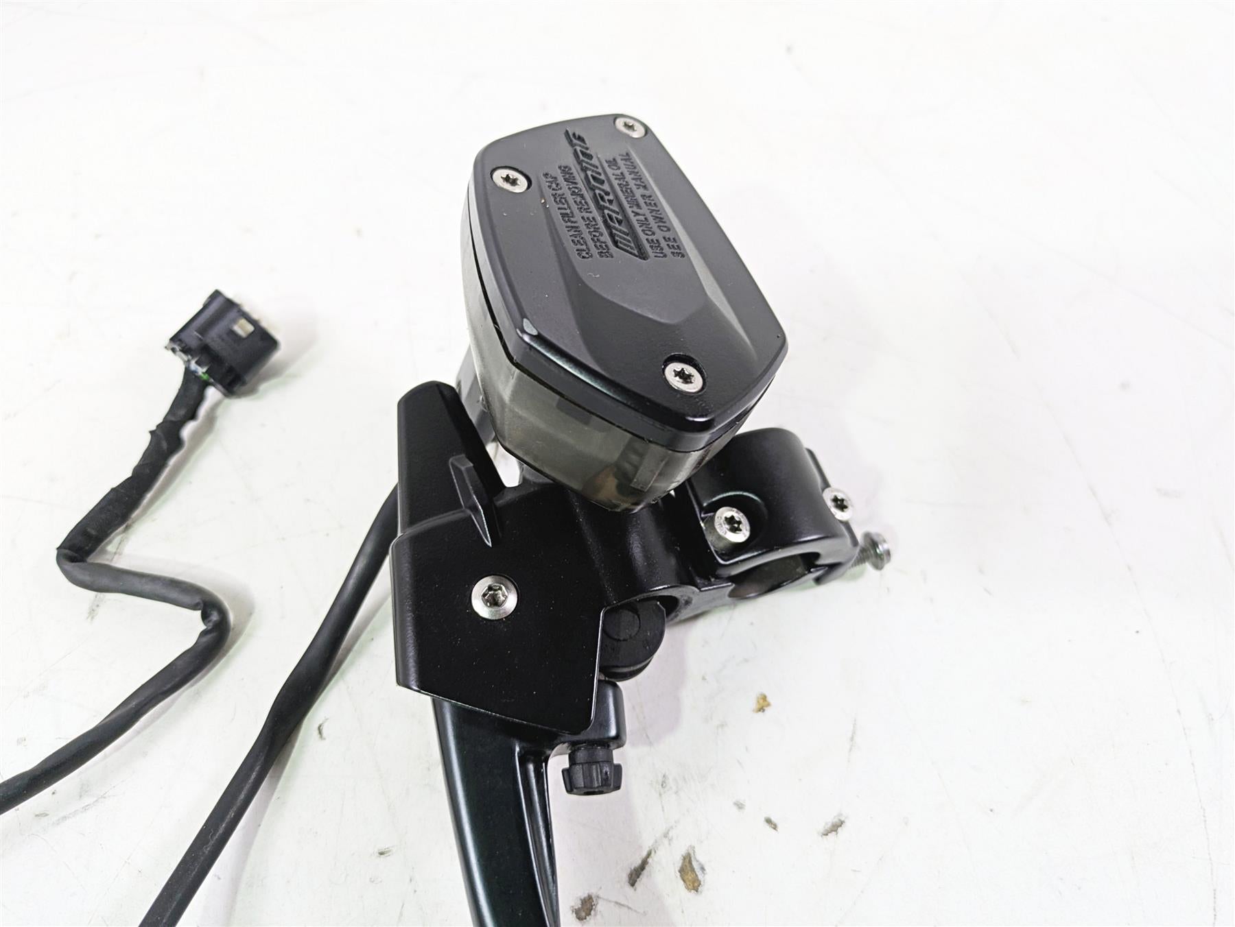 2015 BMW K1600 GT K48 Clutch Master Cylinder 32728533722 {{ shop.shopifyCountryName }} - Mototech271