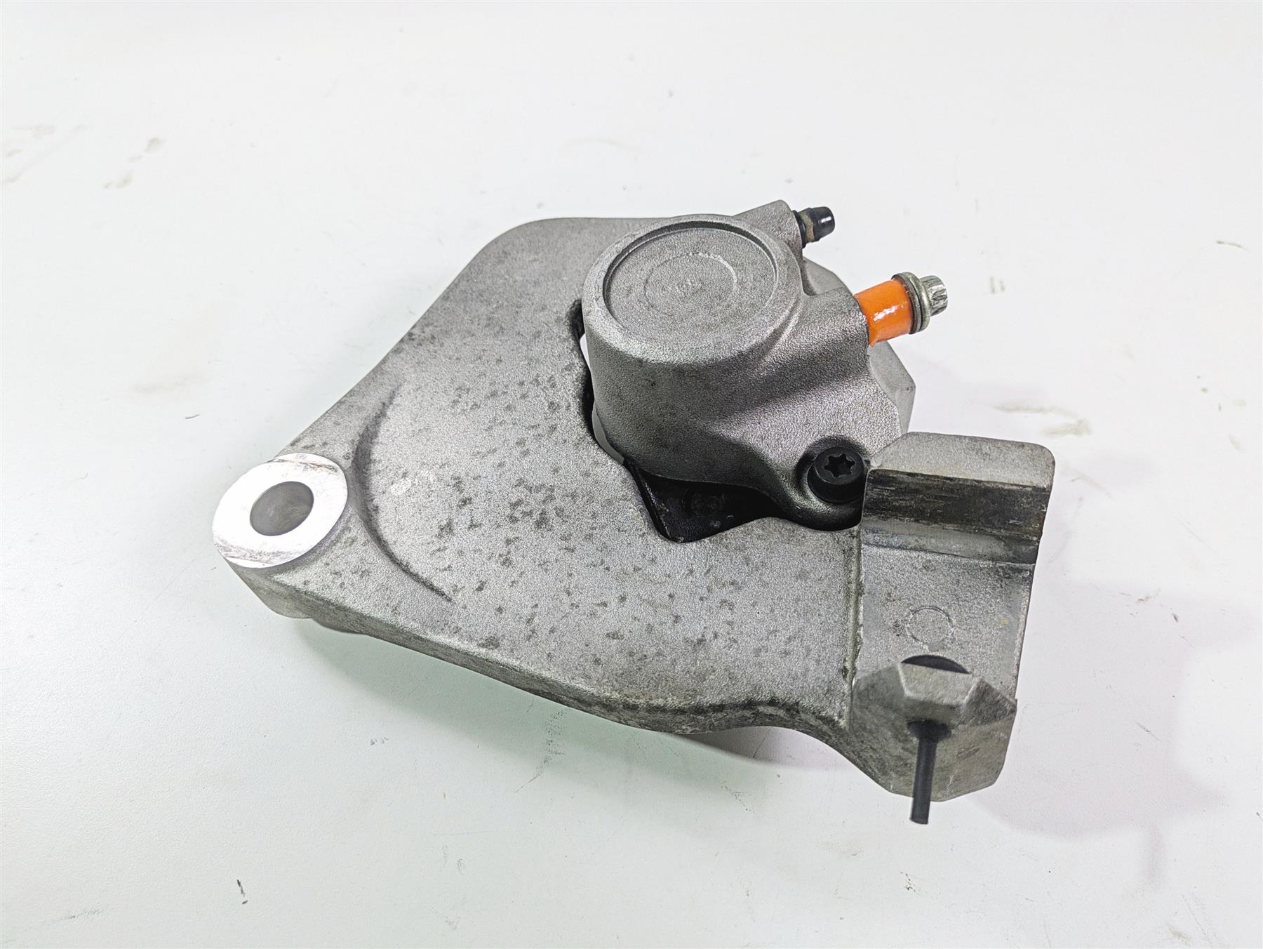 1999 Harley Touring FLHTCUI E-Glide Rear Brake Caliper & Bracket 44050-87 {{ shop.shopifyCountryName }} - Mototech271