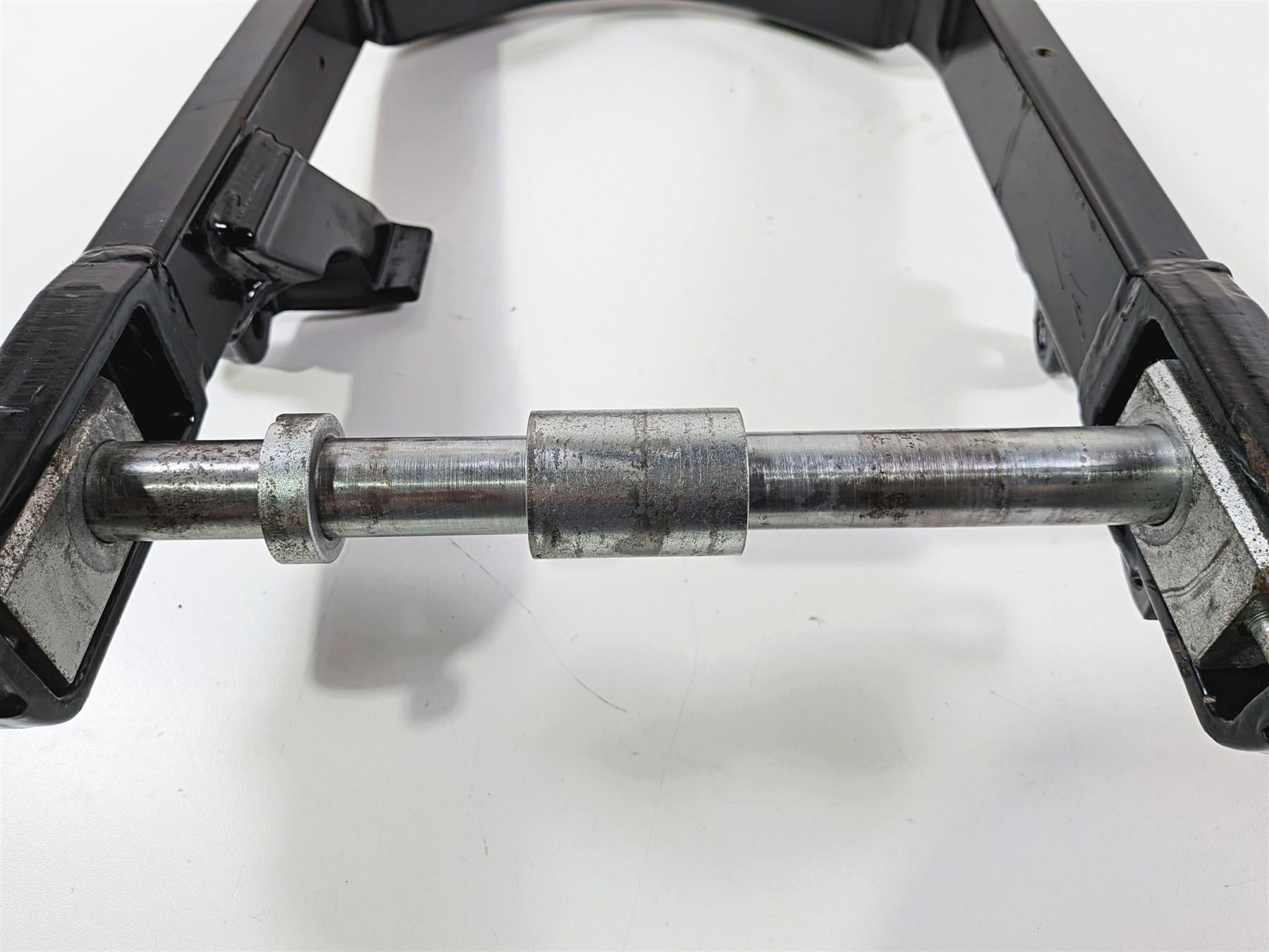 2006 Harley Davidson Dyna FXDBI Street Bob Rear Swingarm + Axle - Read 47820-06 {{ shop.shopifyCountryName }} - Mototech271