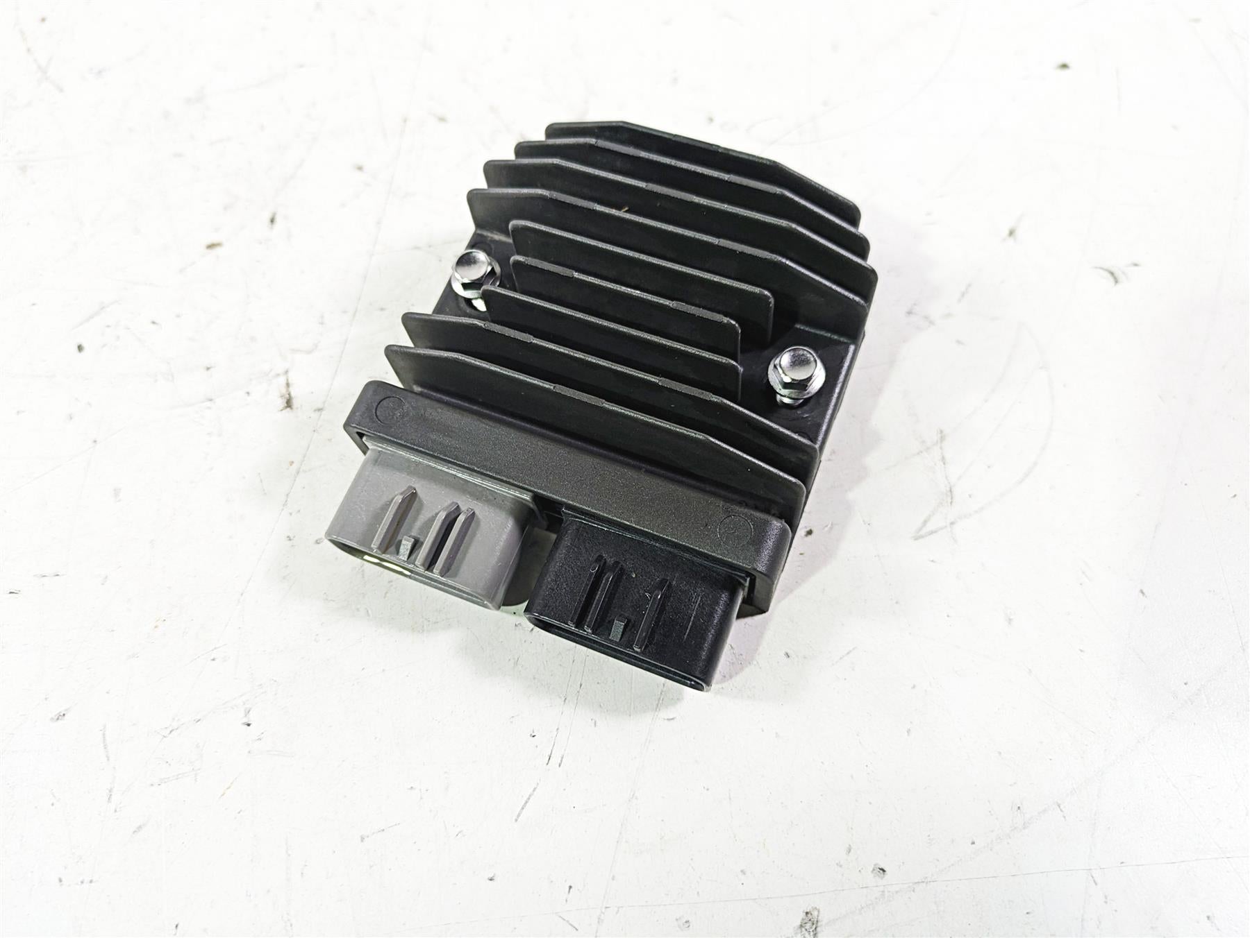 2023 Triumph Street Triple 765 RS Rectifier Voltage Regulator FH027AA T1300675 {{ shop.shopifyCountryName }} - Mototech271