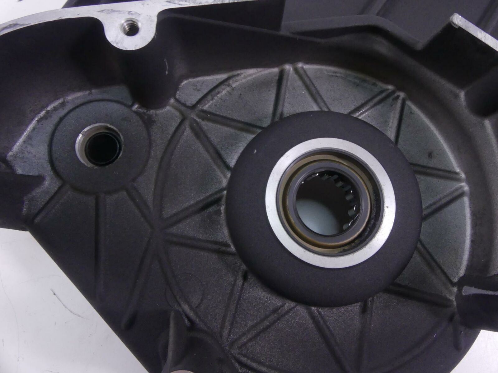 2004 Harley Touring FLHRSI Road King Inner Primary Drive Clutch Cover 60677-01 {{ shop.shopifyCountryName }} - Mototech271