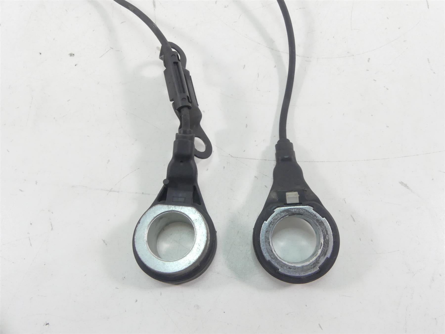 2014 Harley Touring FLHTK Electra Glide Abs Brake Wheel Speed Sensors 32700015 {{ shop.shopifyCountryName }} - Mototech271