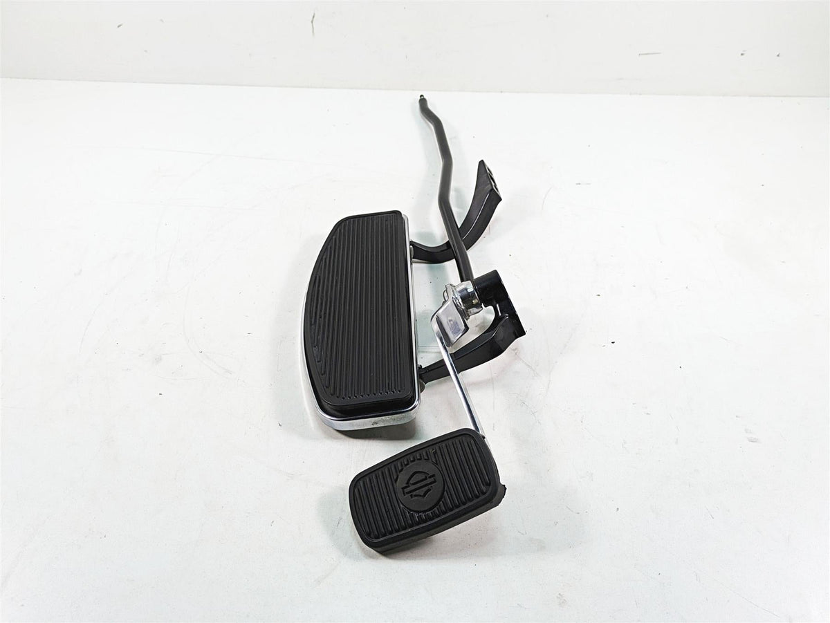 2012 Harley FLD Dyna Switchback Right Floorboard & Brake Pedal Set 54172-12 {{ shop.shopifyCountryName }} - Mototech271