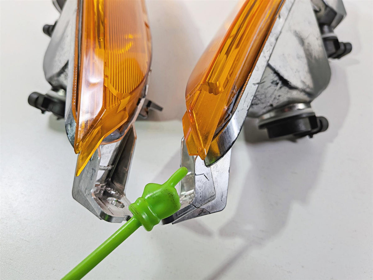 2013 Victory Vision Tour Front Blinker Turn Signal Set -Read 2410974 2410973 {{ shop.shopifyCountryName }} - Mototech271