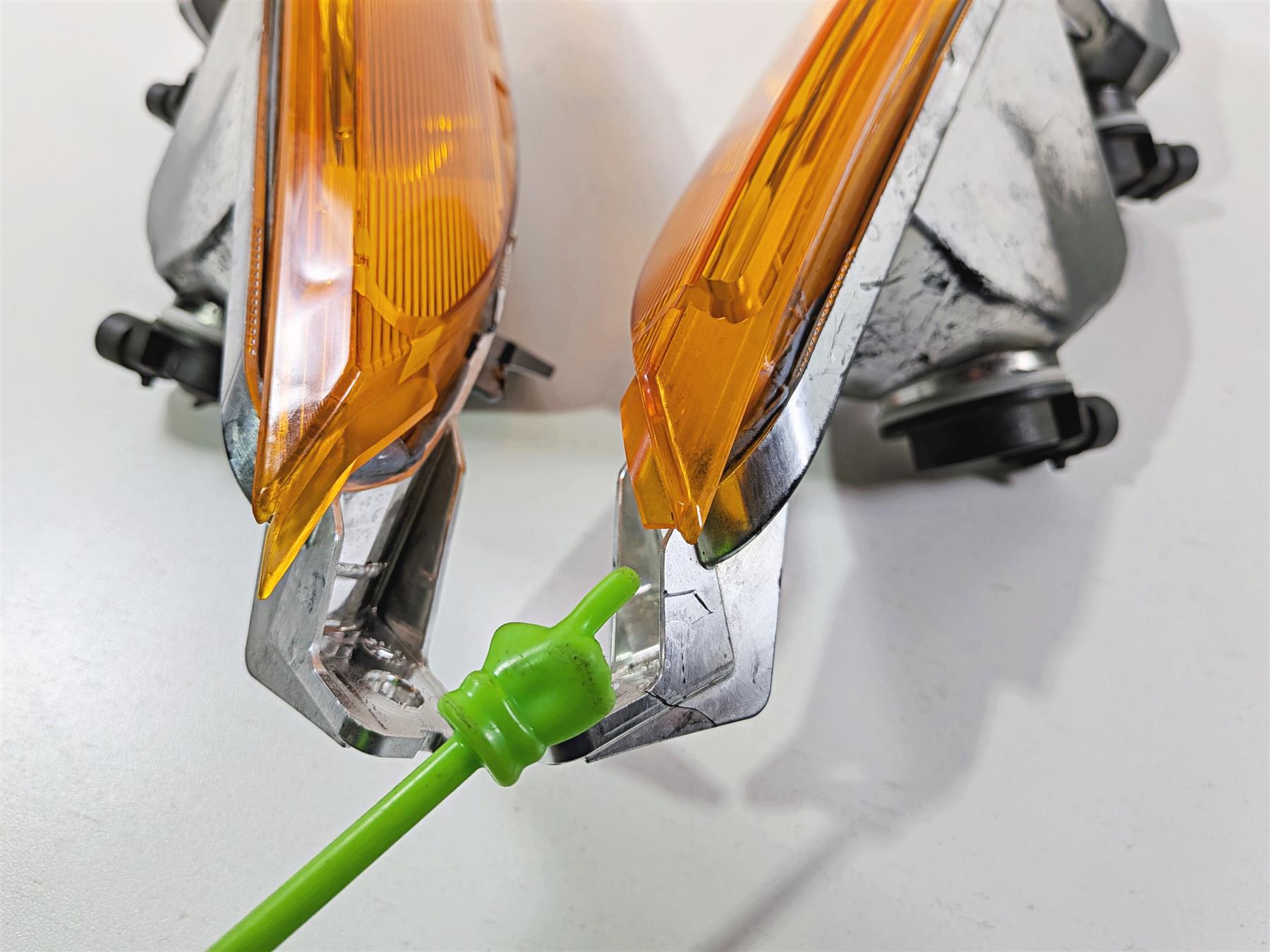 2013 Victory Vision Tour Front Blinker Turn Signal Set -Read 2410974 2410973 {{ shop.shopifyCountryName }} - Mototech271