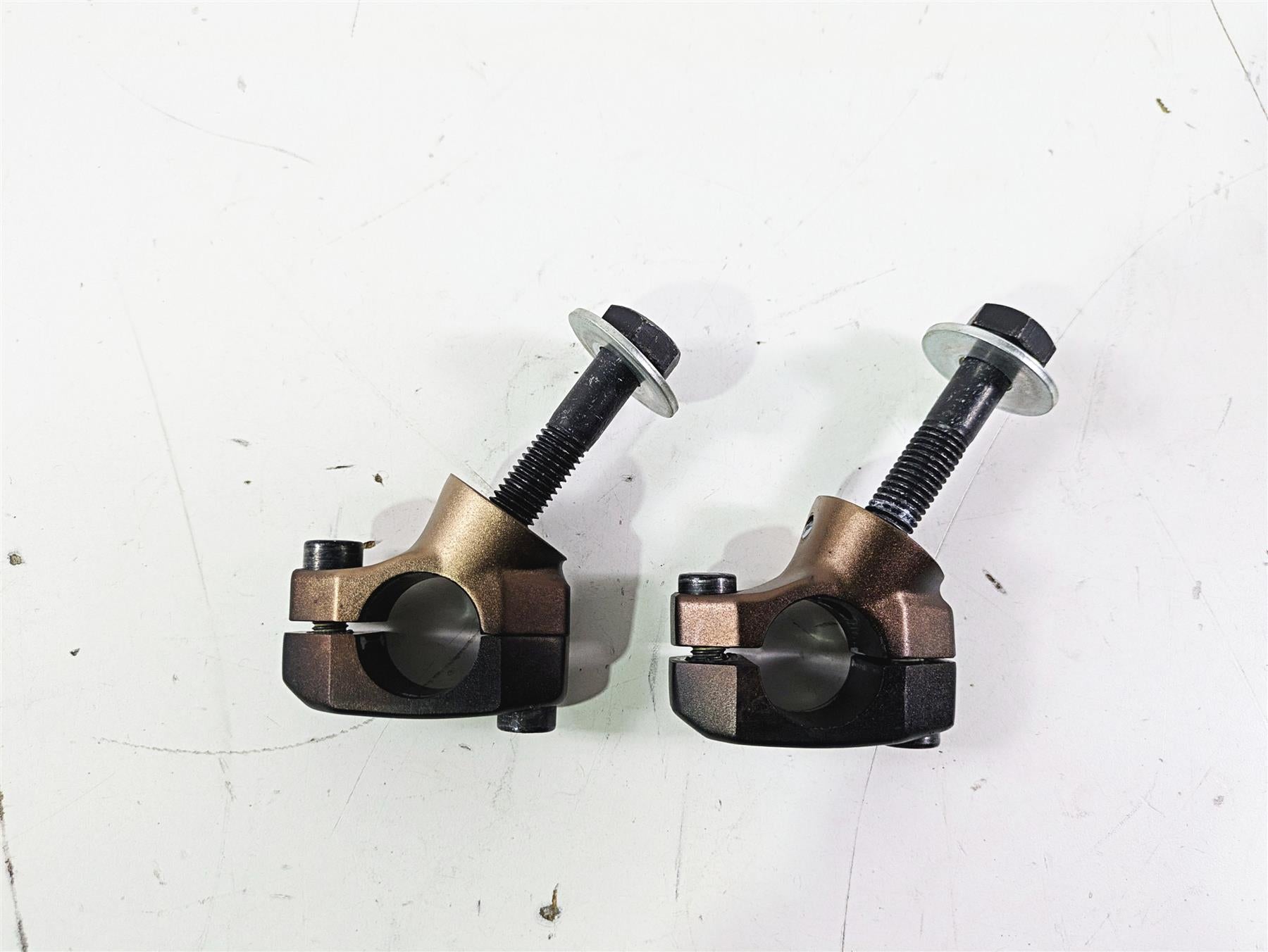 2012 Victory Cross Country Handlebar Holder Riser Set 5136704 5136703 {{ shop.shopifyCountryName }} - Mototech271