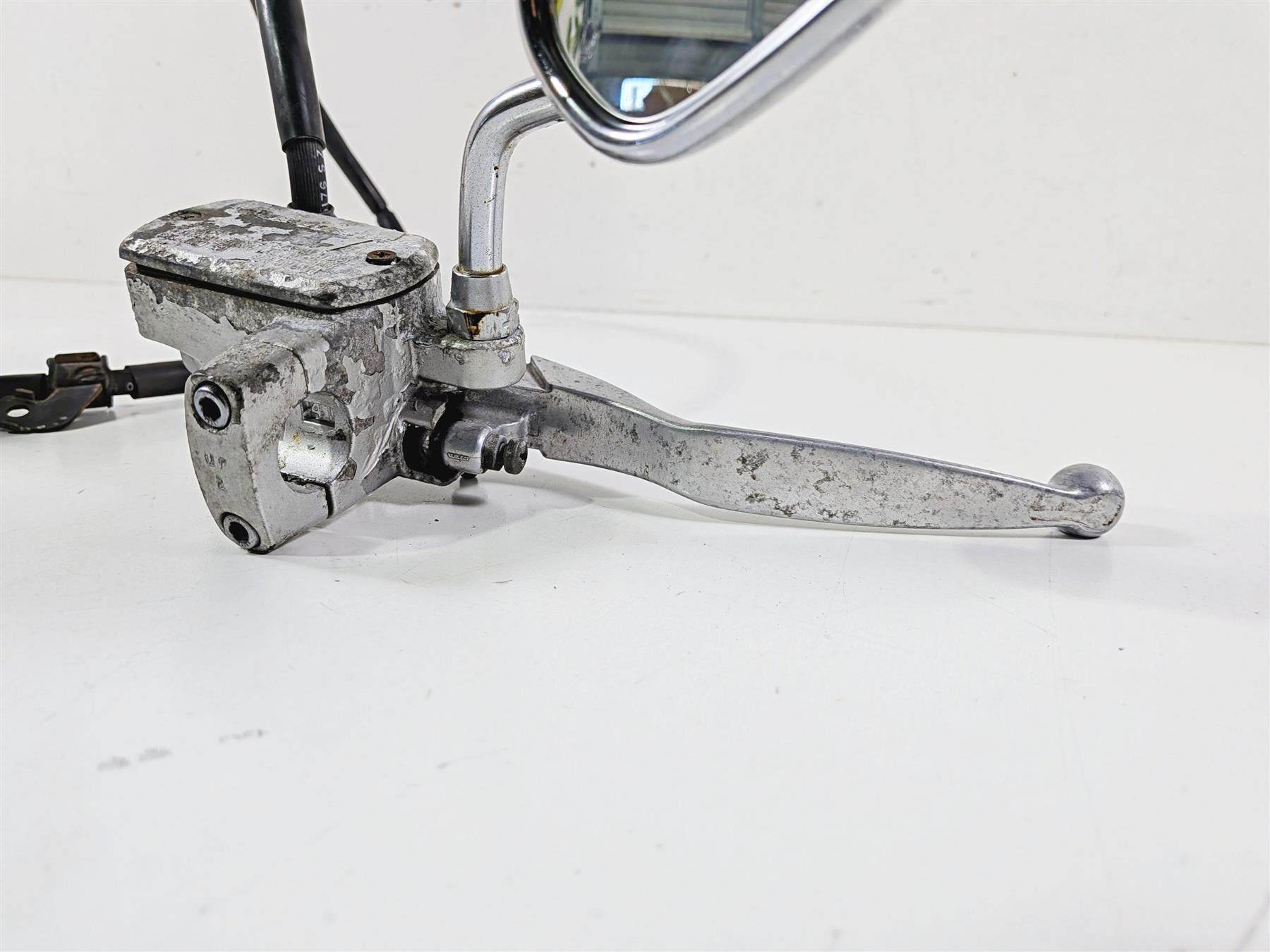 2002 Yamaha XVS650 V-Star Classic Front Brake Caliper & Master 4WM-2580U-00-00 {{ shop.shopifyCountryName }} - Mototech271