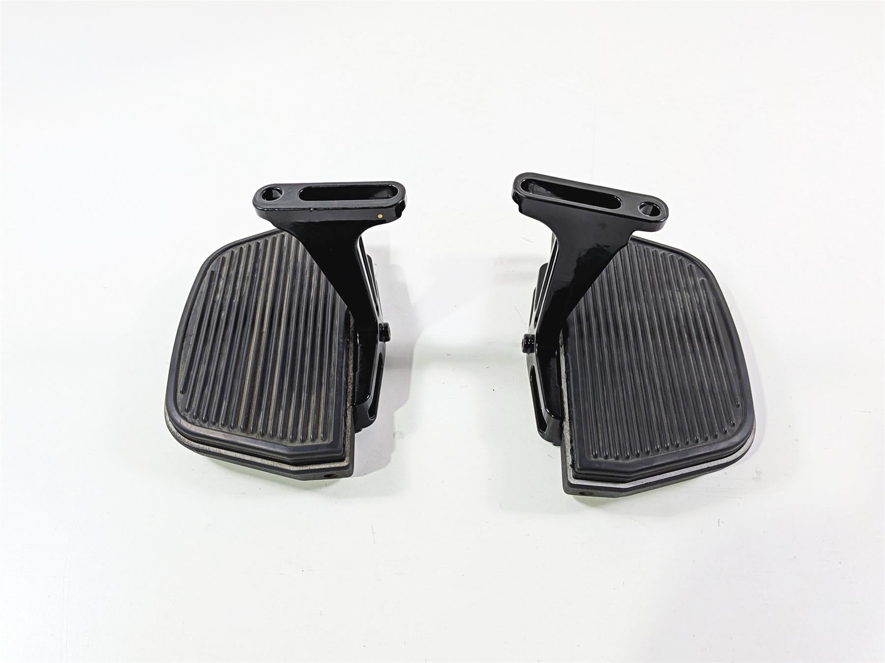 2014 Harley Touring FLHTK Electra Glide Rear Passenger Floor Board Set 52719-10-Mototech271