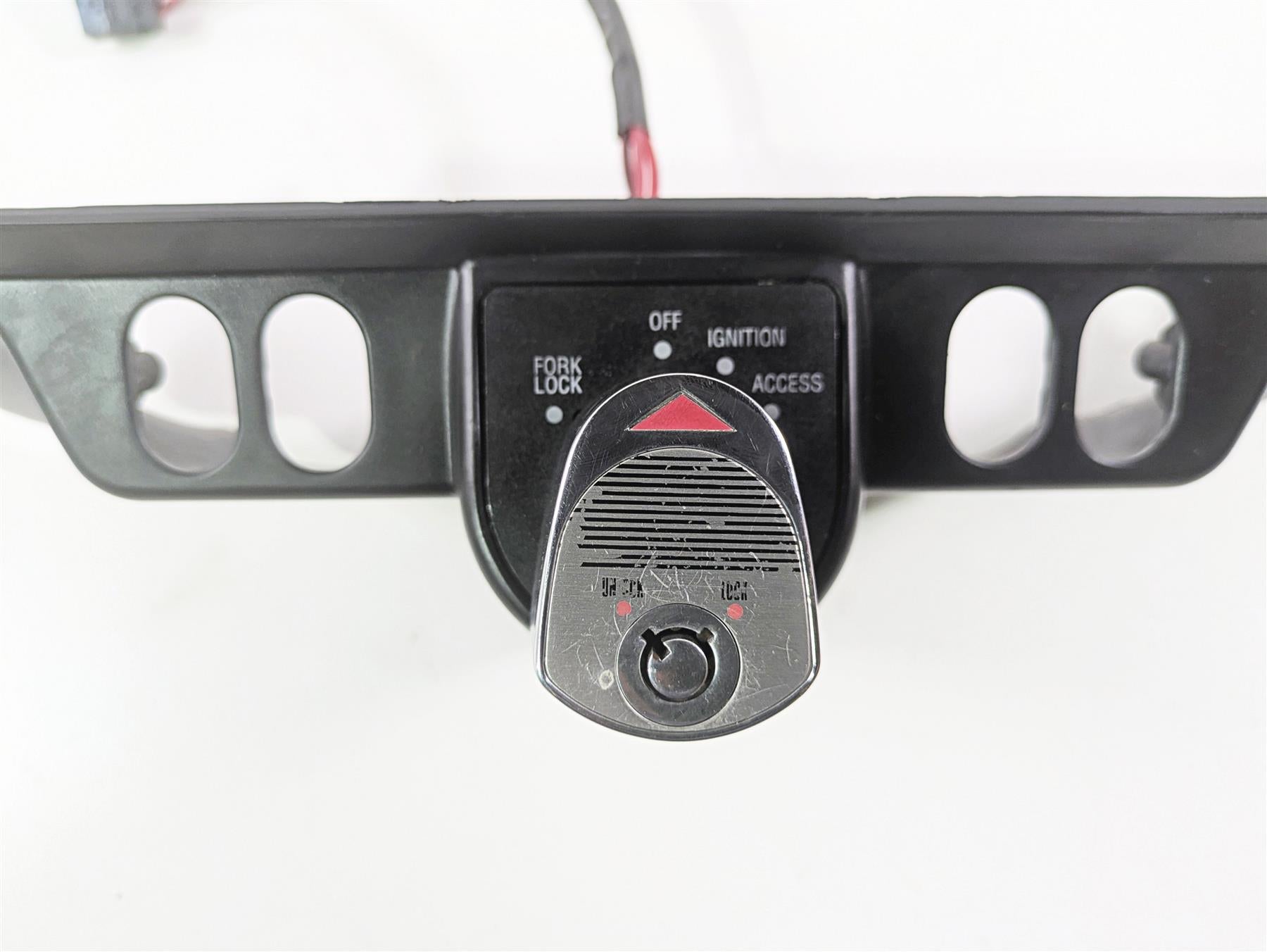 1999 Harley Touring FLHTCUI E-Glide Ignition Switch & Knob VIN 71526-93B {{ shop.shopifyCountryName }} - Mototech271