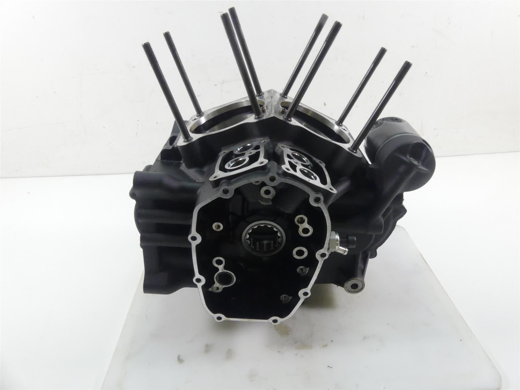 2018 Harley FXBRS Softail Breakout Milwaukee Motor Engine Crank Case 24400188 {{ shop.shopifyCountryName }} - Mototech271
