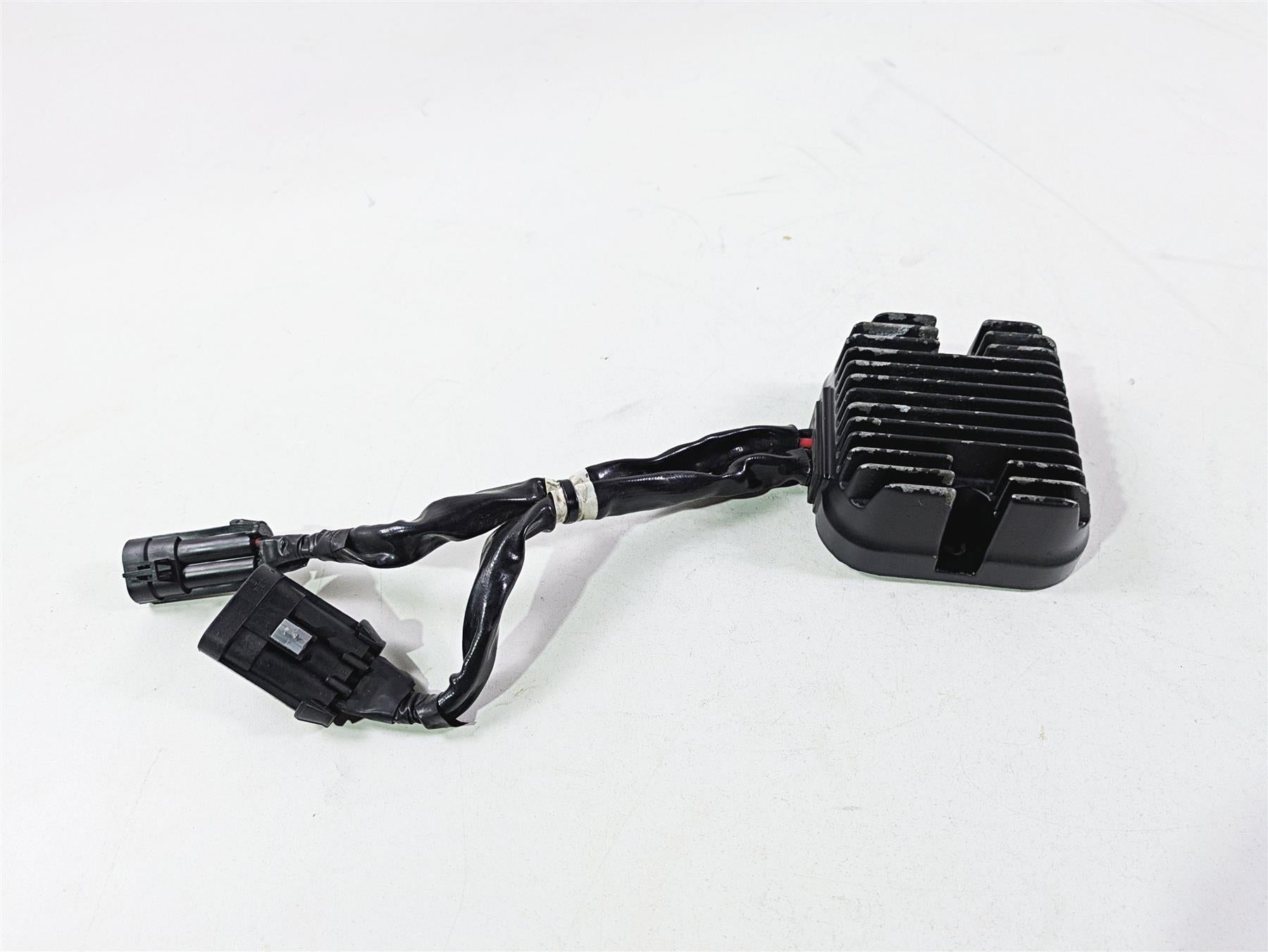 2017 Indian Chieftain Limited Rectifier Voltage Regulator 4014300 {{ shop.shopifyCountryName }} - Mototech271