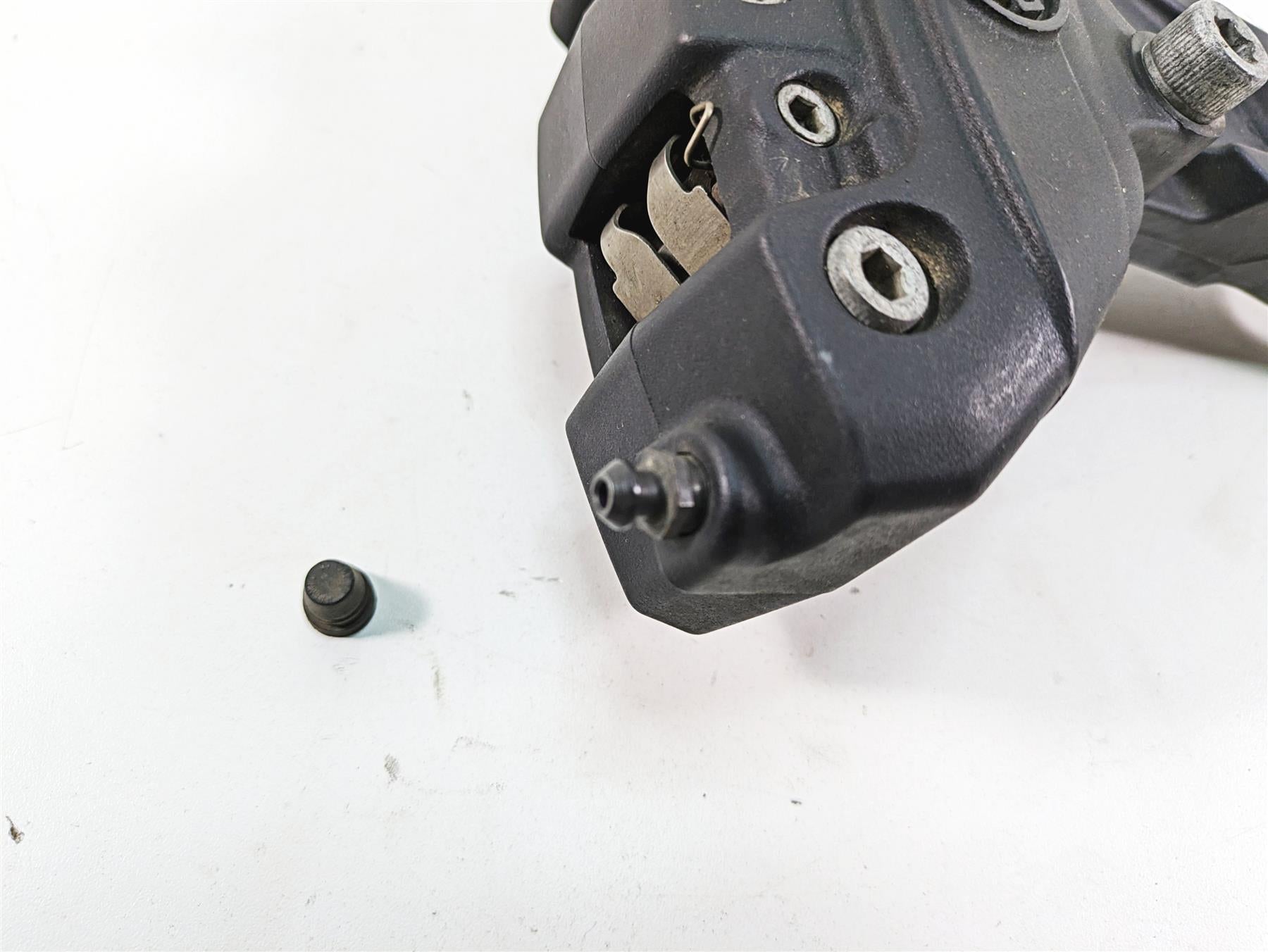 2019 Harley Touring FLHX Street Glide Rear Brake Caliper & Bracket 44080-08C {{ shop.shopifyCountryName }} - Mototech271