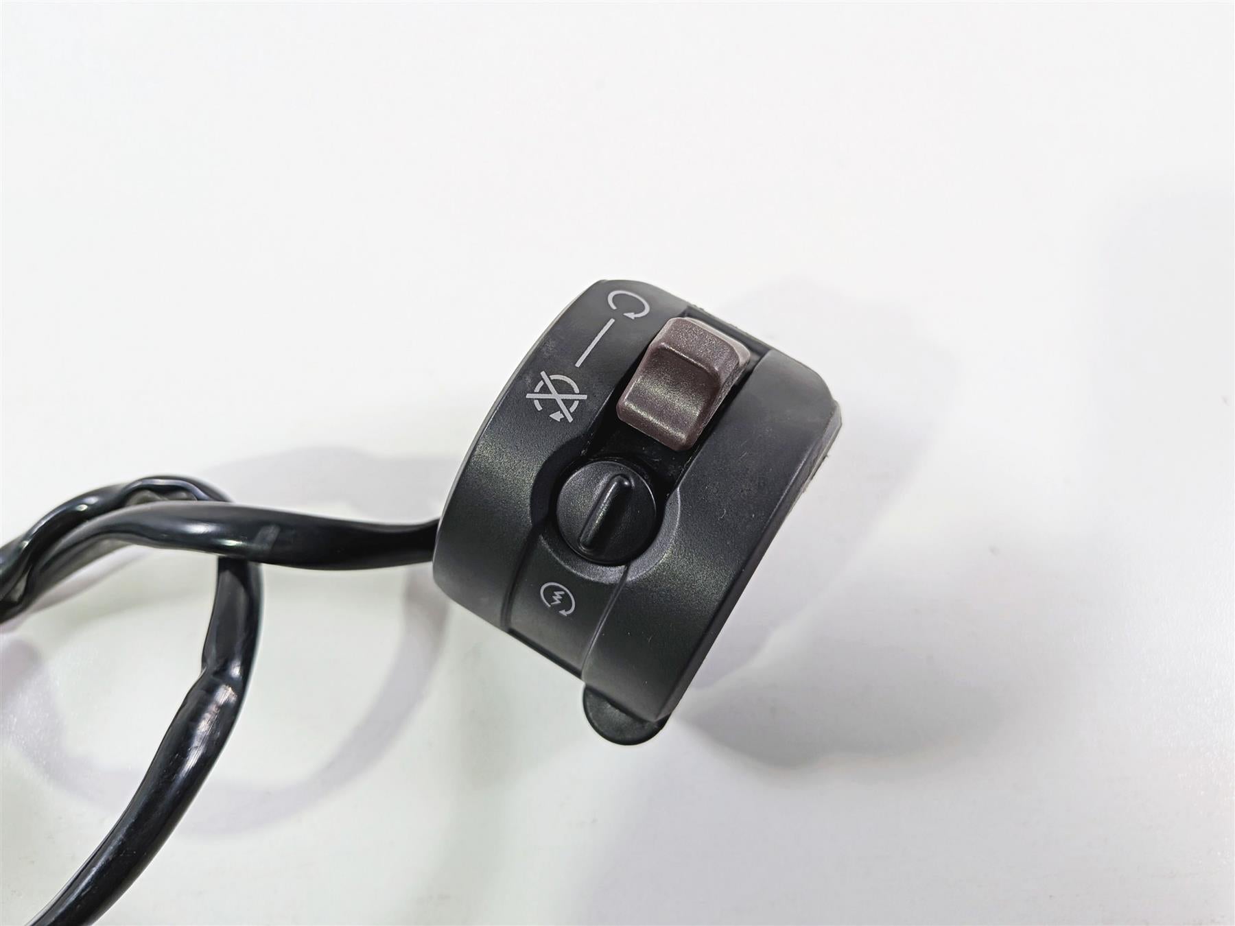 2019 Ducati 959 Panigale Right Hand Start Stop Control Switch - Read 65010094I {{ shop.shopifyCountryName }} - Mototech271