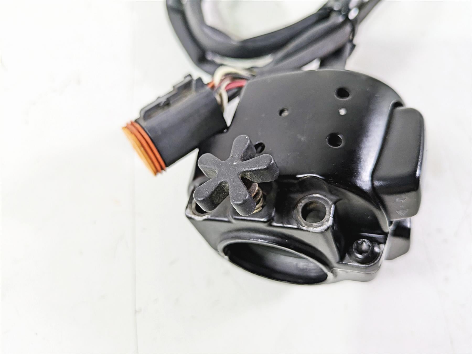 2003 Harley Softail FXSTDI Deuce 100th Right Hand Control Switch -Read 71684-06A {{ shop.shopifyCountryName }} - Mototech271