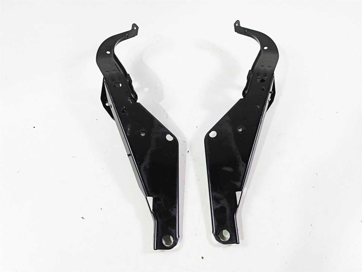 2011 Harley Touring FLHTCUSE CVO E-Glide Front Fairing Mount Holder Set 58938-96 {{ shop.shopifyCountryName }} - Mototech271
