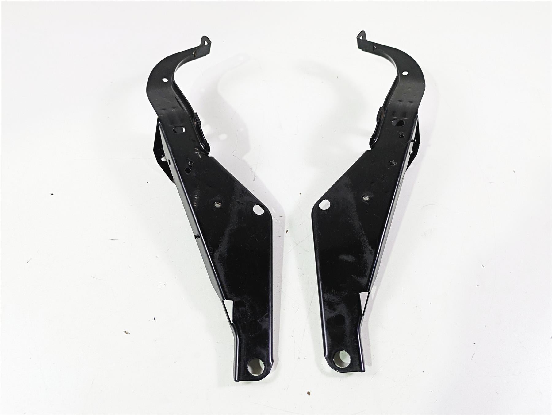 2011 Harley Touring FLHTCUSE CVO E-Glide Front Fairing Mount Holder Set 58938-96 {{ shop.shopifyCountryName }} - Mototech271