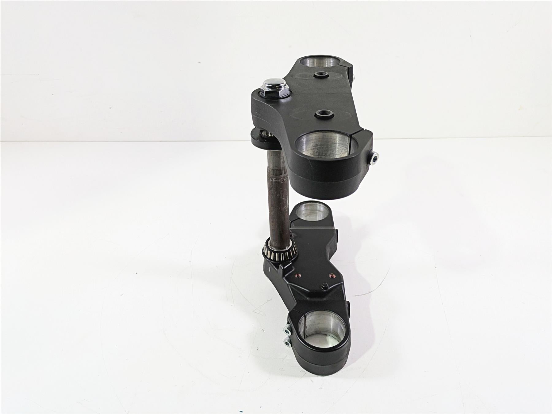 2016 Suzuki M109R VZR1800 Boulevard Upper Lower Triple Tree Set 51311-48G30 {{ shop.shopifyCountryName }} - Mototech271
