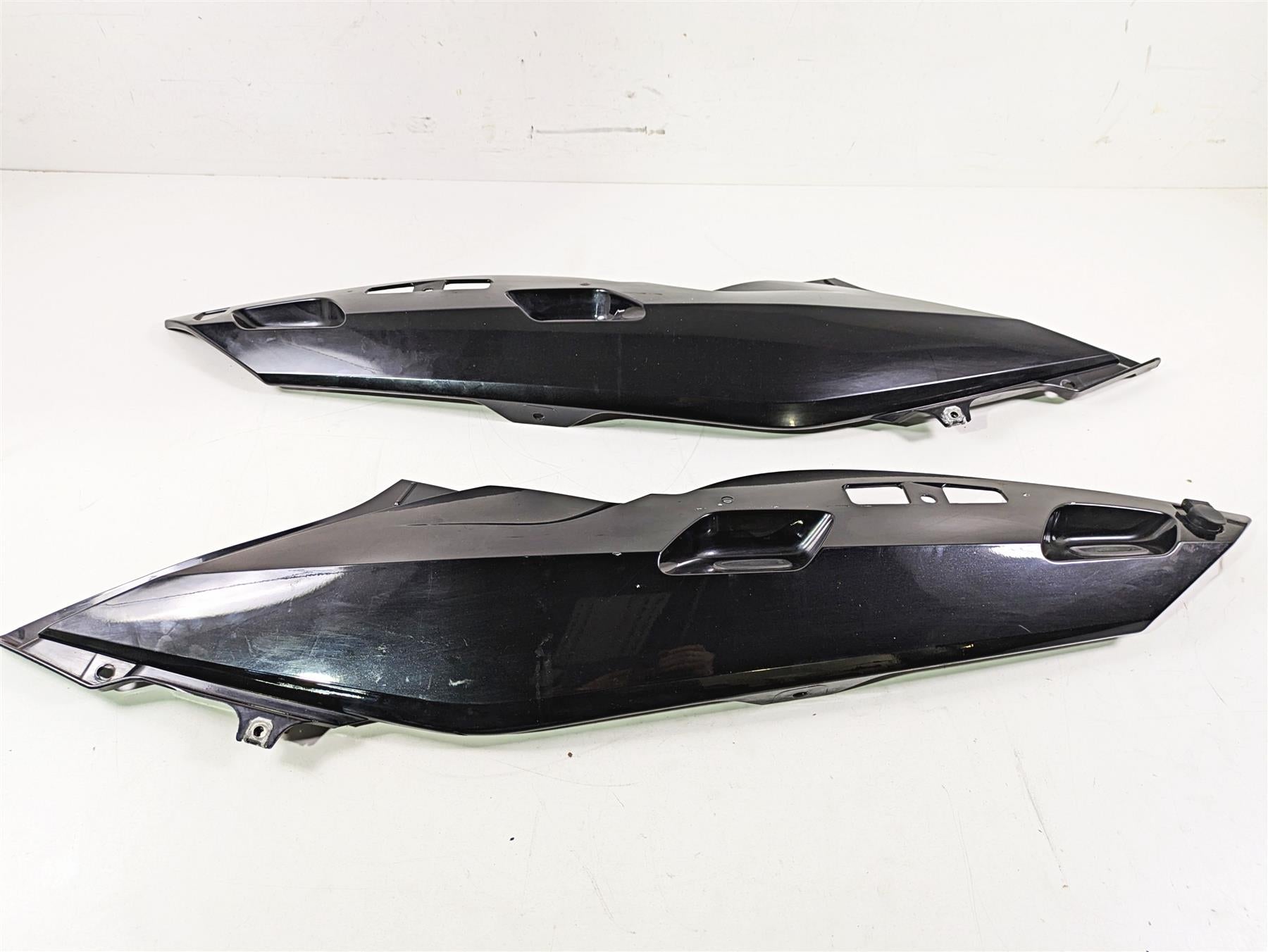 2009 BMW R1200RT K26 Tail Fairing Cover Cowl Set 46637681571 46637681572 | Mototech271
