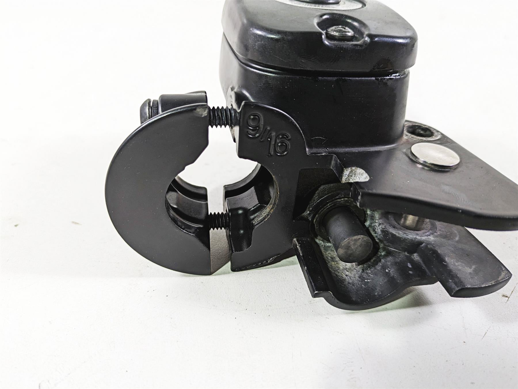 2017 Harley Dyna FXDB Street Bob Front Brake Master Cylinder 9/16 Bore 45029-11D {{ shop.shopifyCountryName }} - Mototech271