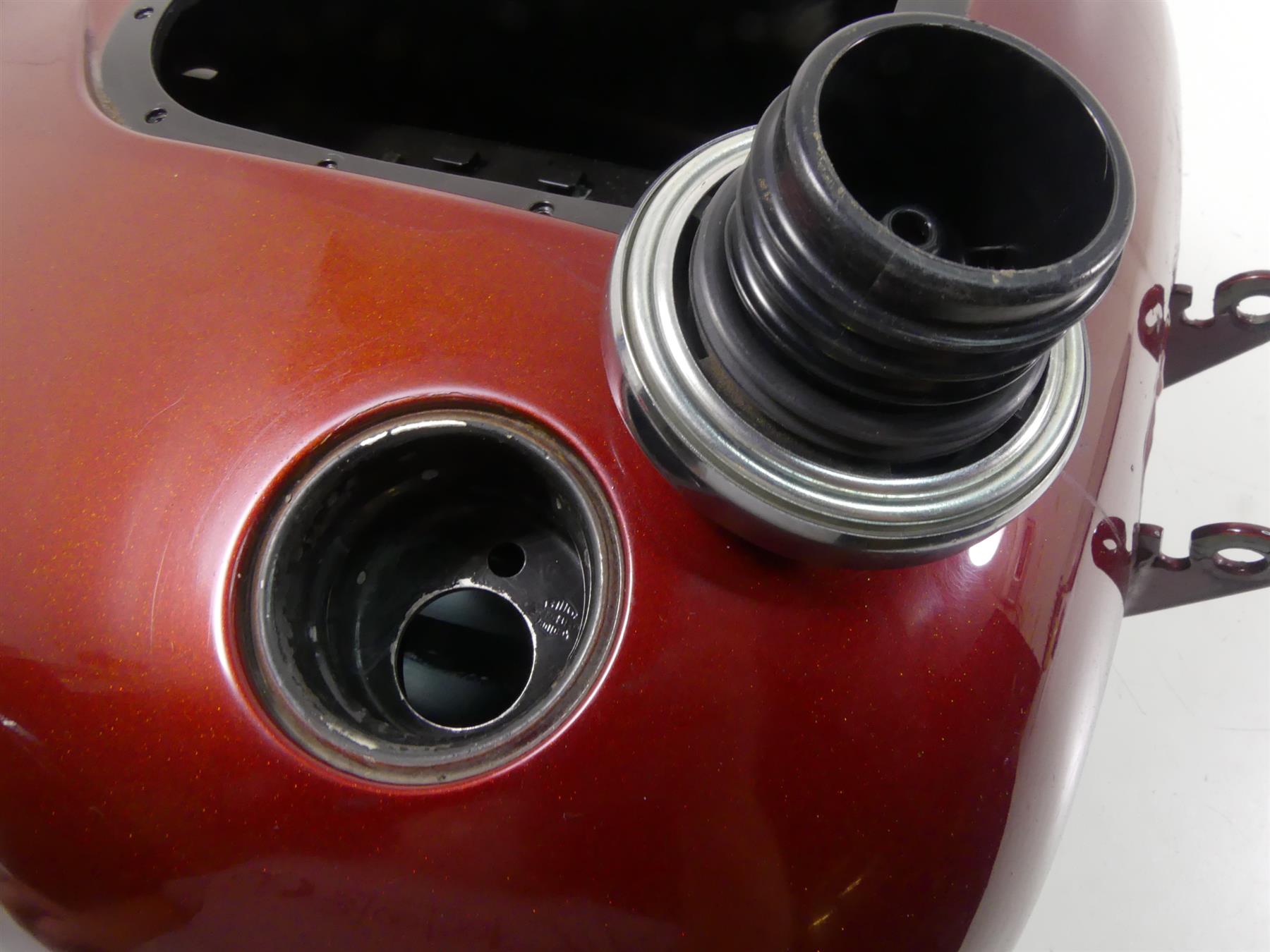 2009 Harley FXDF Dyna Fat Bob Fuel Gas Petrol Tank Reservoir - Read 61000705 {{ shop.shopifyCountryName }} - Mototech271