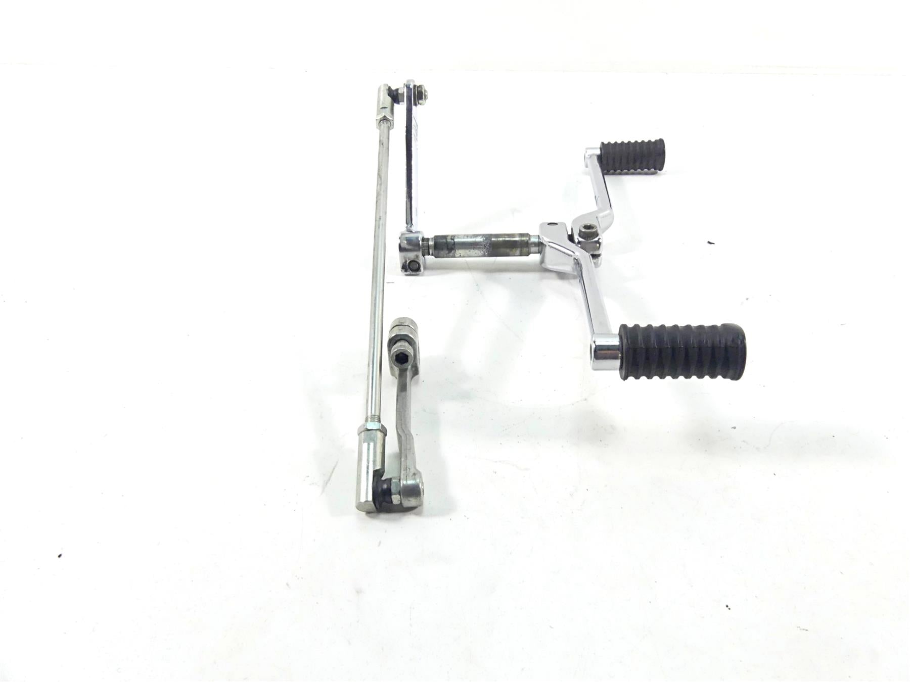 2003 Harley Touring FLHTCI E-Glide 100TH Shift Lever Shifter & Links 33895-82E {{ shop.shopifyCountryName }} - Mototech271