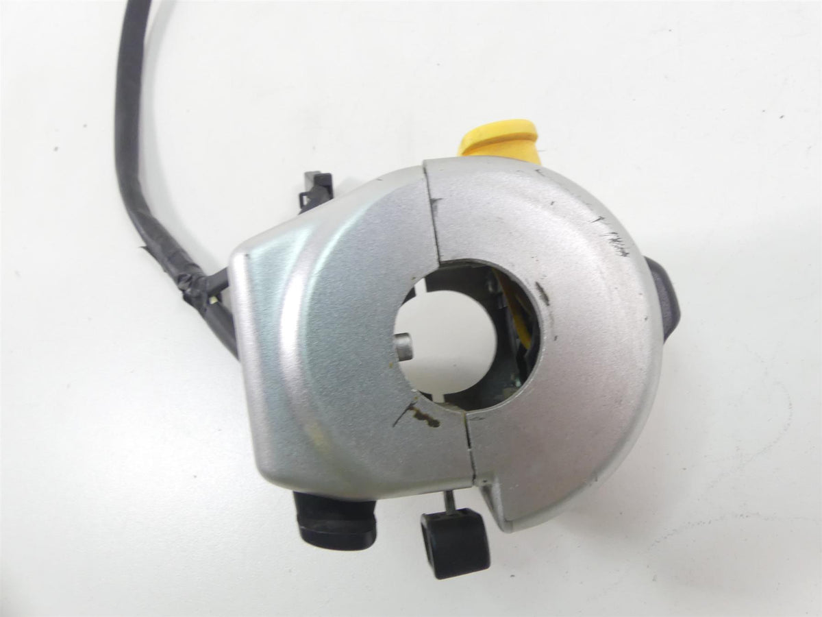 2007 Suzuki M109R VZR1800 Boulevard Left Light Blinkr Control Switch 37400-48G10 {{ shop.shopifyCountryName }} - Mototech271