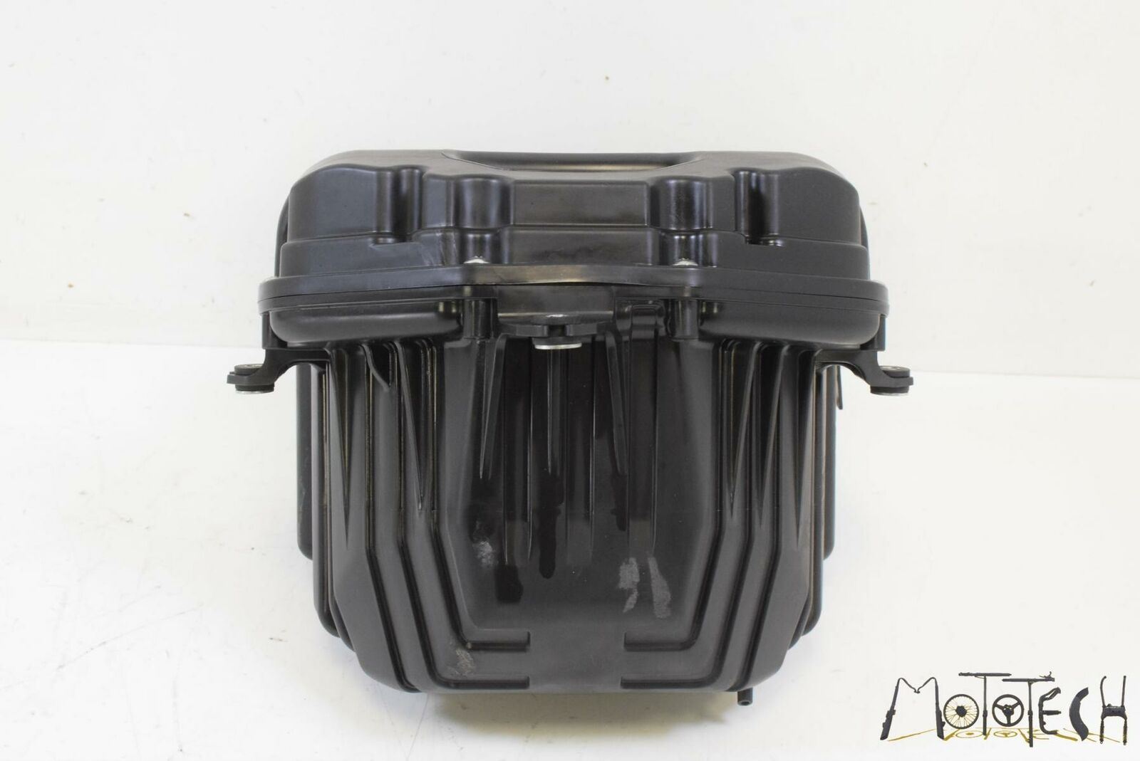 2016 Yamaha MT09 FZ09 Air Cleaner Breather Filter Box Assembly 90110-06388-00 {{ shop.shopifyCountryName }} - Mototech271