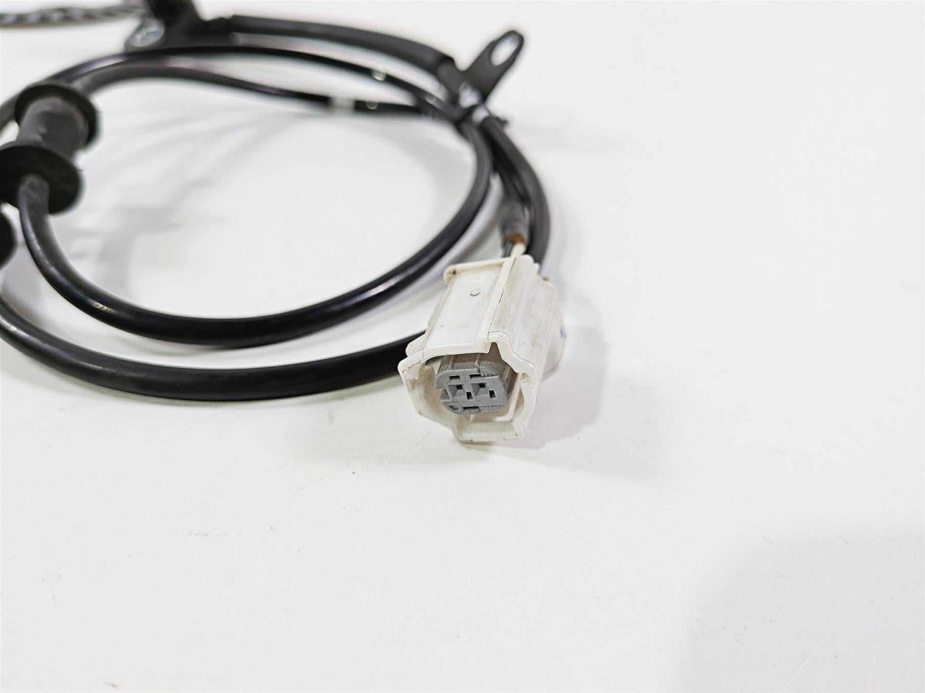 2024 Yamaha YZF R1 RN65 Front Abs Brake Wheel Speed Sensor 2CR-85970-01-00 {{ shop.shopifyCountryName }} - Mototech271
