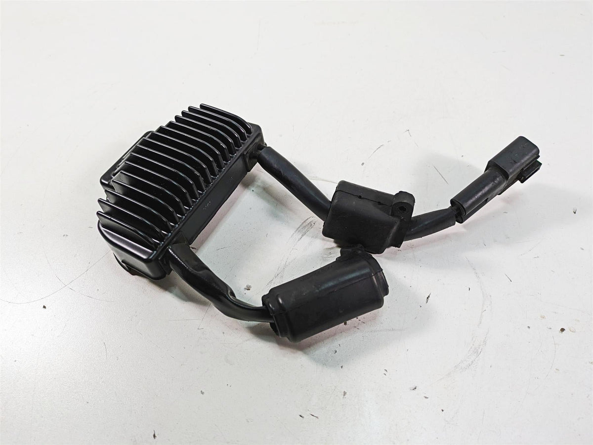 2005 Harley Dyna FXDL Low Rider Rectifier Voltage Regulator 74631-04 {{ shop.shopifyCountryName }} - Mototech271