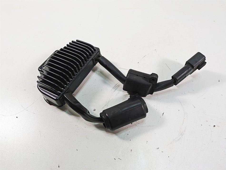 2005 Harley Dyna FXDL Low Rider Rectifier Voltage Regulator 74631-04 {{ shop.shopifyCountryName }} - Mototech271