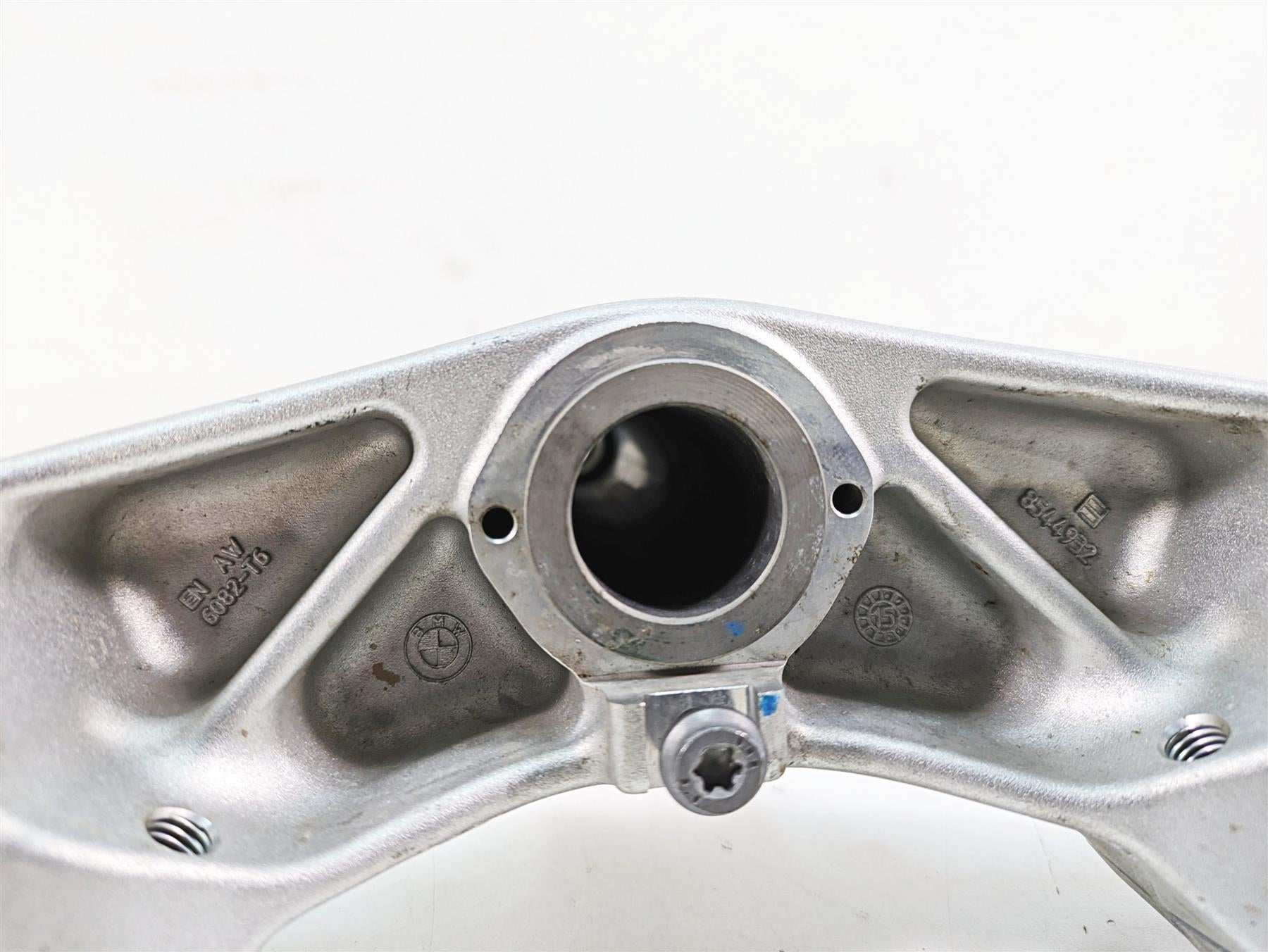 2016 BMW R1200R K53 Lower Triple Tree Steering Clamp - Esa 31428550142 {{ shop.shopifyCountryName }} - Mototech271