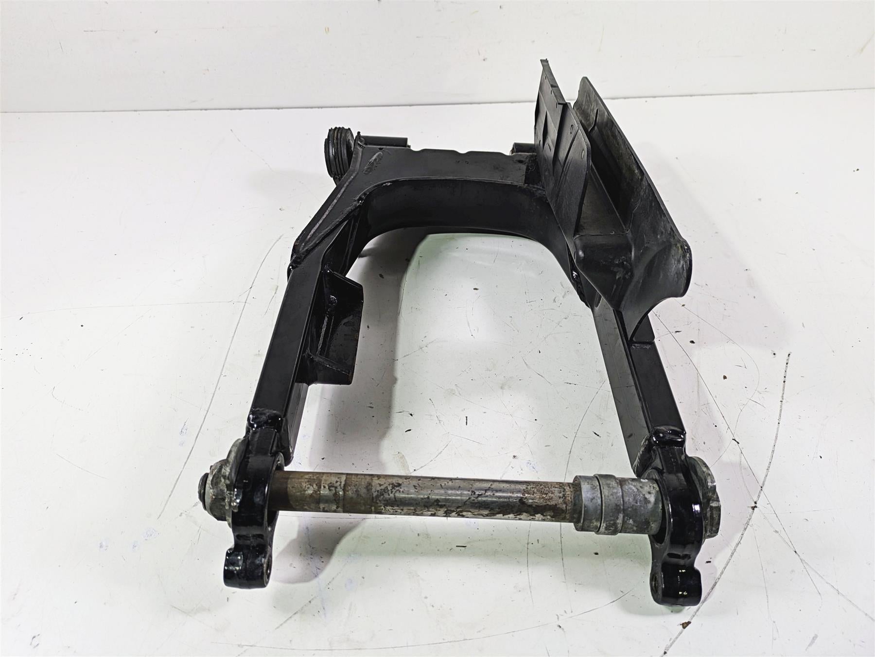 2007 Harley Touring FLHTCU SE CVO E-Glide Rear Swingarm Swing Arm 1" 47549-02A {{ shop.shopifyCountryName }} - Mototech271