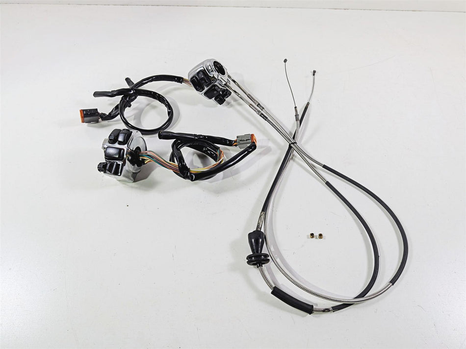2006 Harley Touring FLHTCU SE CVO Electra Glide Control Switch Set 71597-96B-Mototech271
