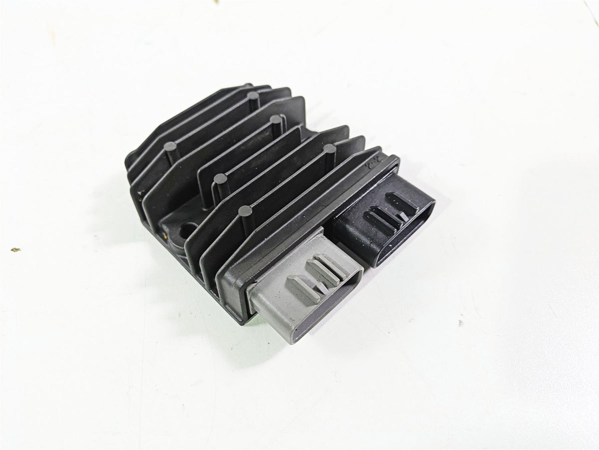 2023 Ducati Monster 937 SP Rectifier Voltage Regulator 54040321A SH821AA {{ shop.shopifyCountryName }} - Mototech271