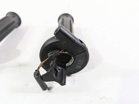 2014 BMW R nine T R9T K21 Left Right Heated Hand Grips 61317721851 61317714238 {{ shop.shopifyCountryName }} - Mototech271