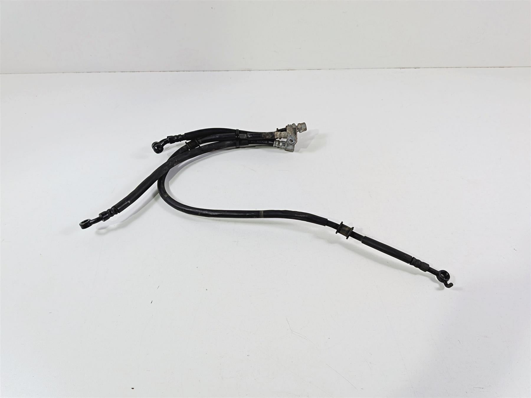 2012 Yamaha XT1200 Super Tenere Rear Abs Brake Line Set 23P-2581K-00-00 {{ shop.shopifyCountryName }} - Mototech271
