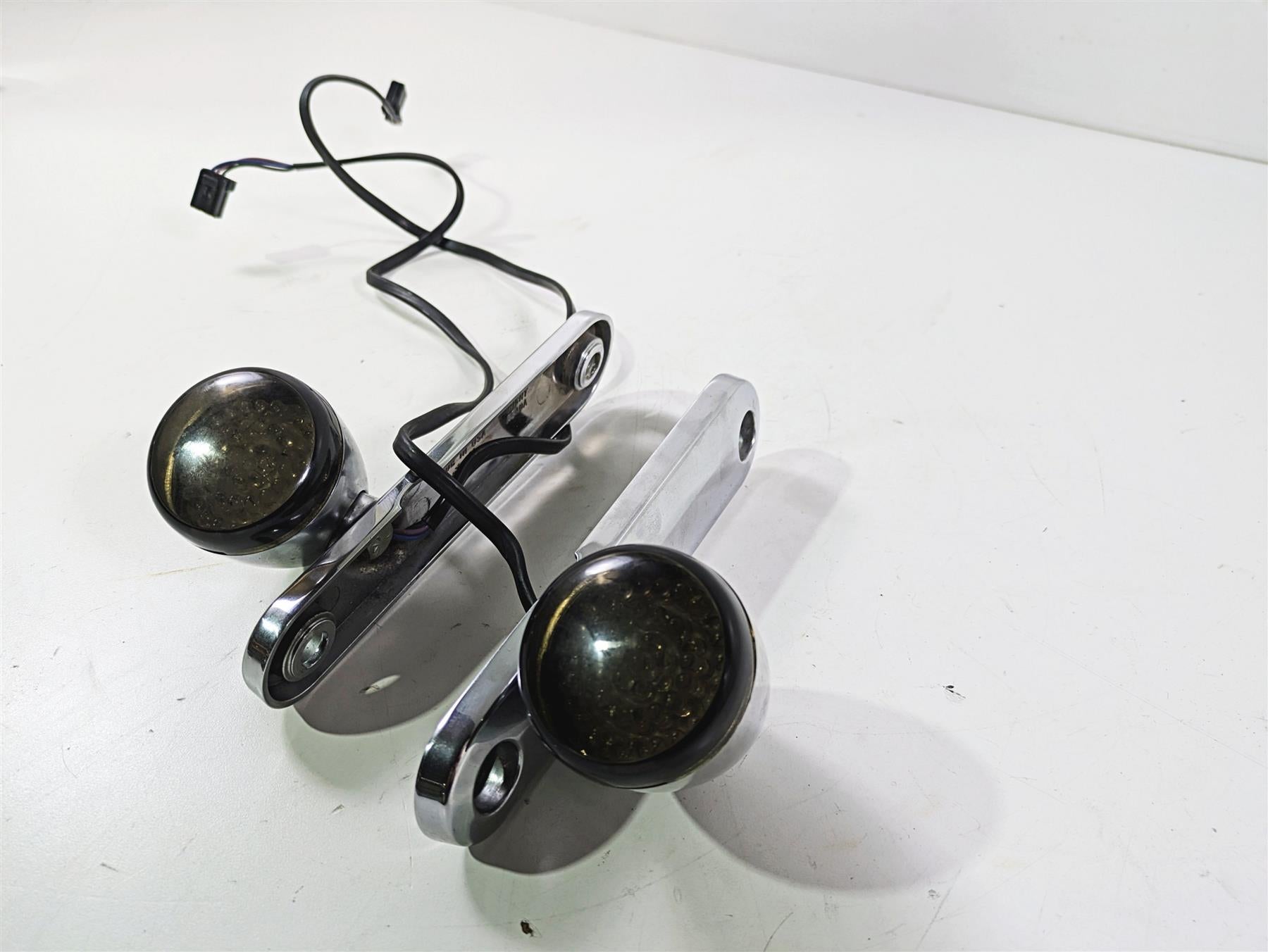 2010 Harley Touring FLHX Street Glide Front Blinker & Mounts 69278-06 69279-06 {{ shop.shopifyCountryName }} - Mototech271