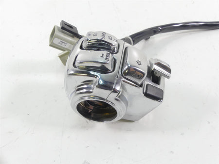 2007 Harley Touring FLHR SE CVO Road King Left Cruise Control Switch 71682-06A {{ shop.shopifyCountryName }} - Mototech271