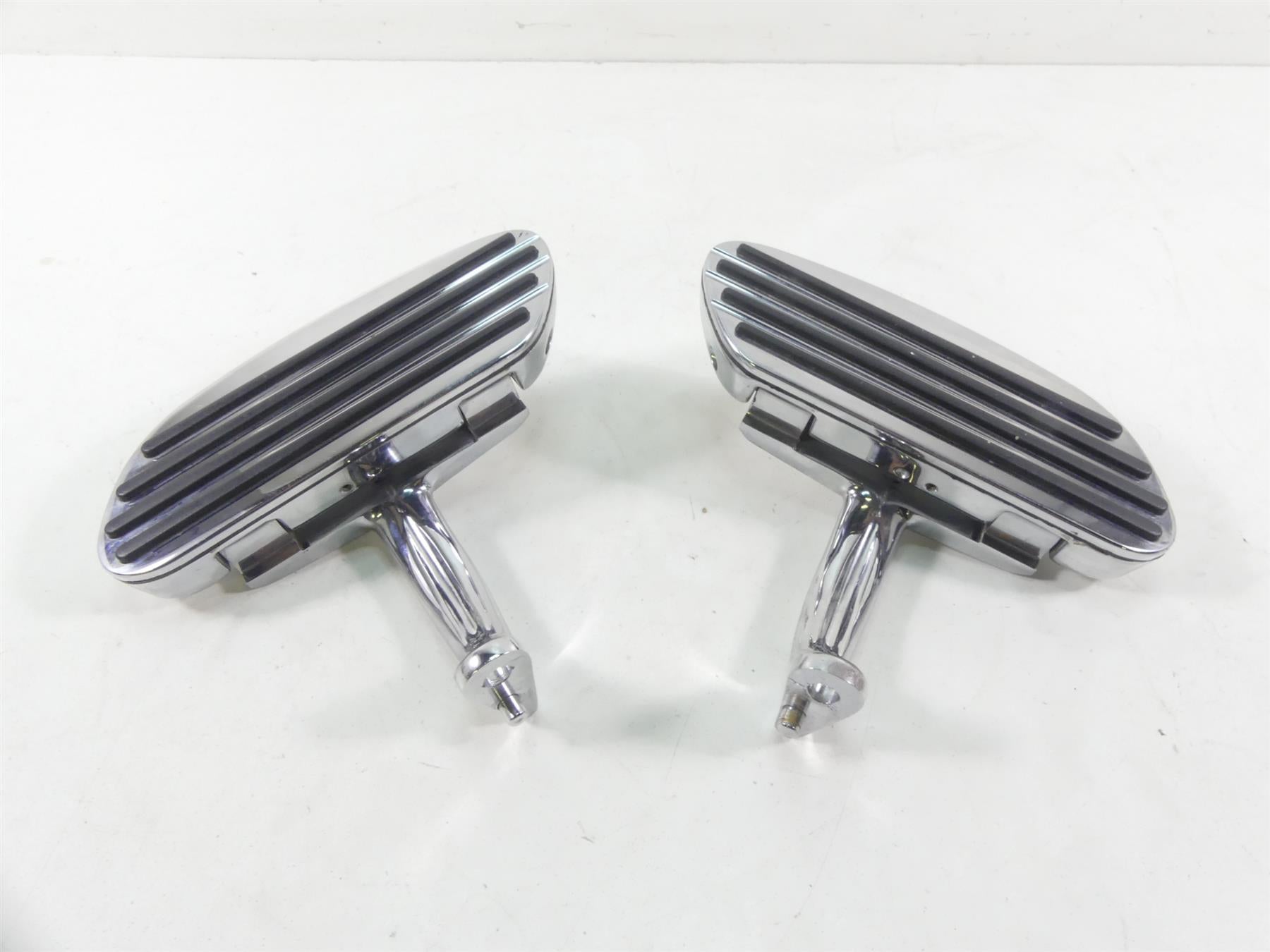 2004 Harley FLHTC SE CVO Electra Glide Rear Chrome Floorboard Set 47373-04 {{ shop.shopifyCountryName }} - Mototech271